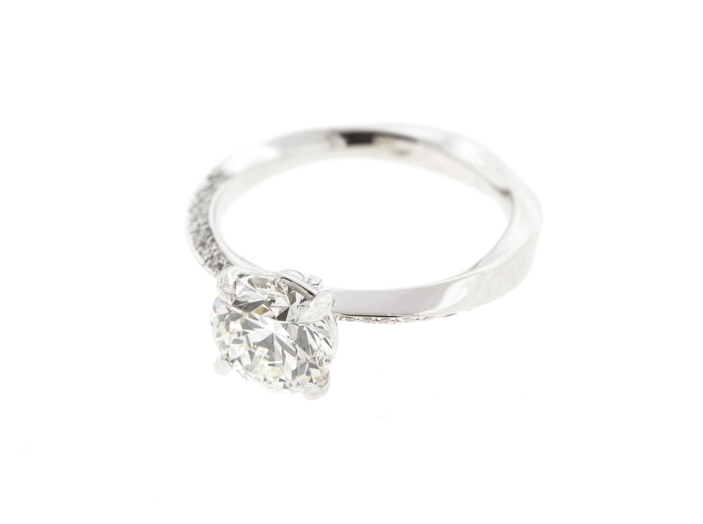 Modern Twisted White Gold Diamond Engagement Ring Round Diamond Certified Center  For Sale