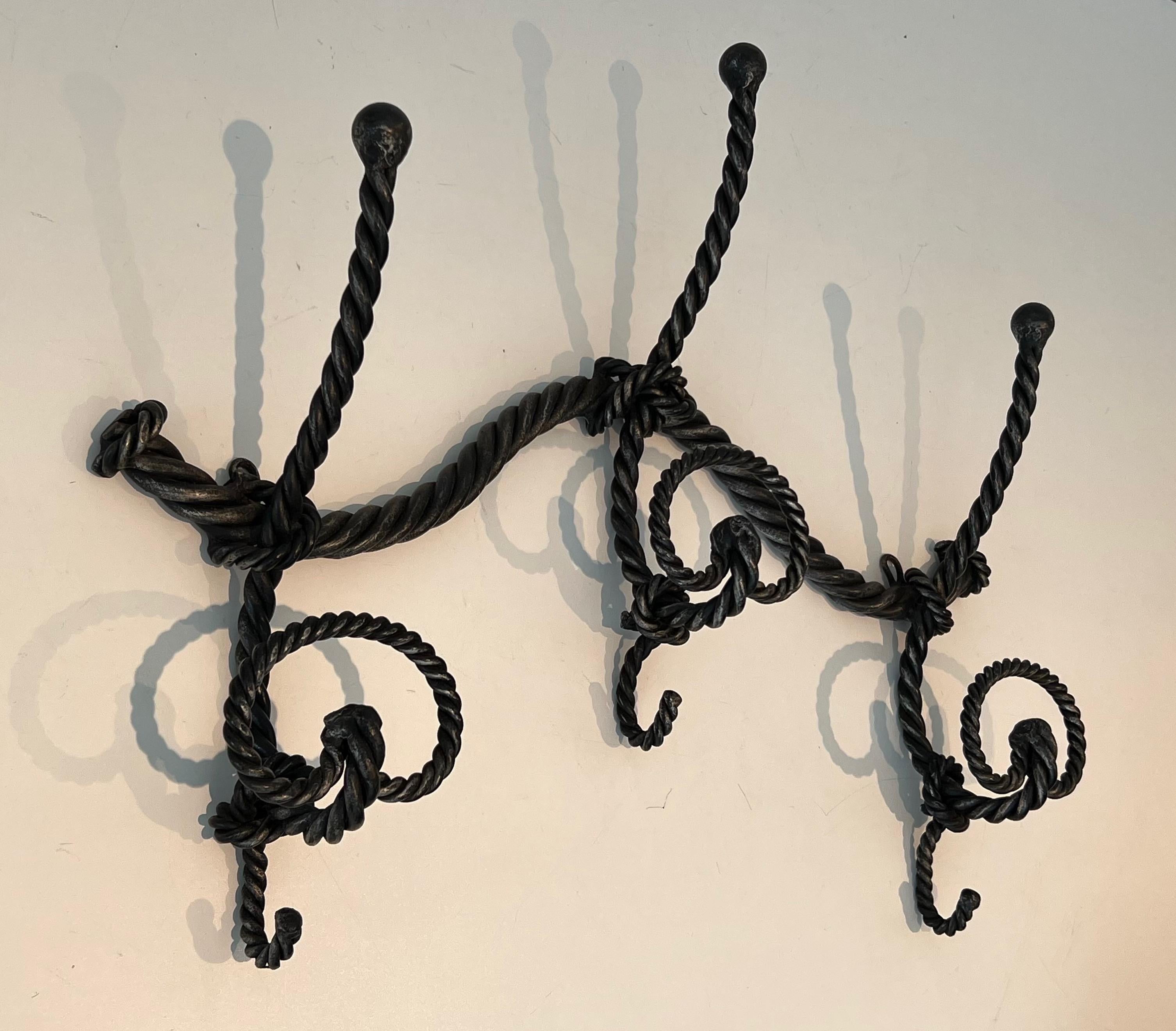 Twisted Wrought Iron Coat Rack. French Work In Good Condition For Sale In Marcq-en-Barœul, Hauts-de-France