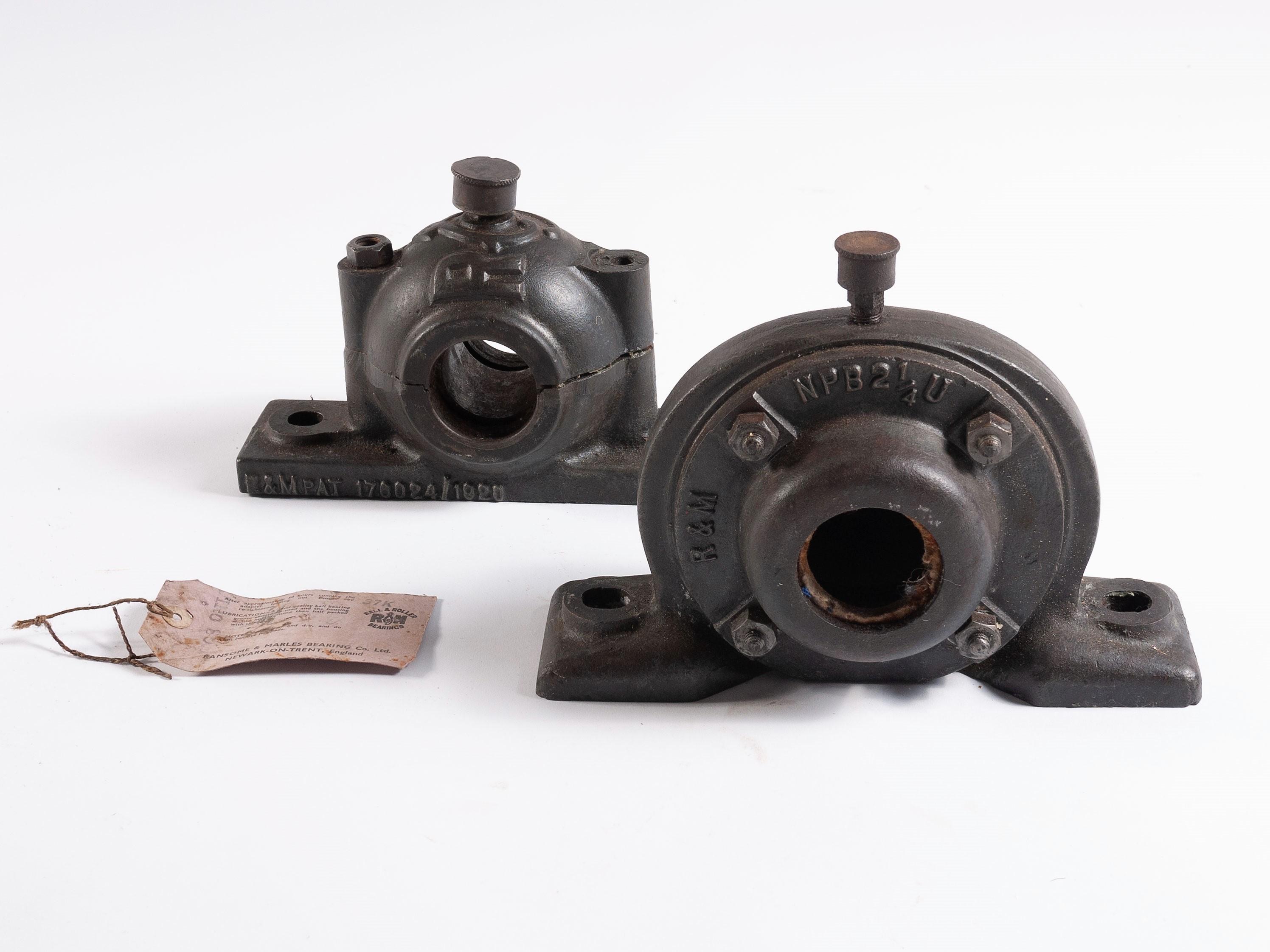 Two 1920s Industrial Decorative Cast Metal Bearings In Good Condition In Hook, Hampshire