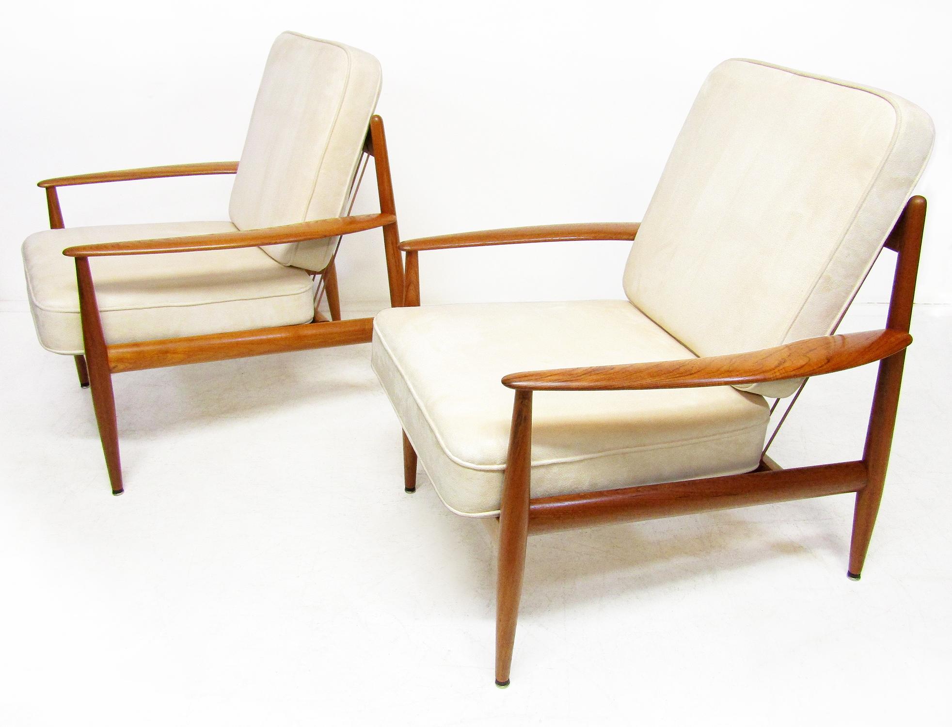 Deux chaises longues danoises118 en teck des années 1950 par Grete Jalk Bon état - En vente à Shepperton, Surrey