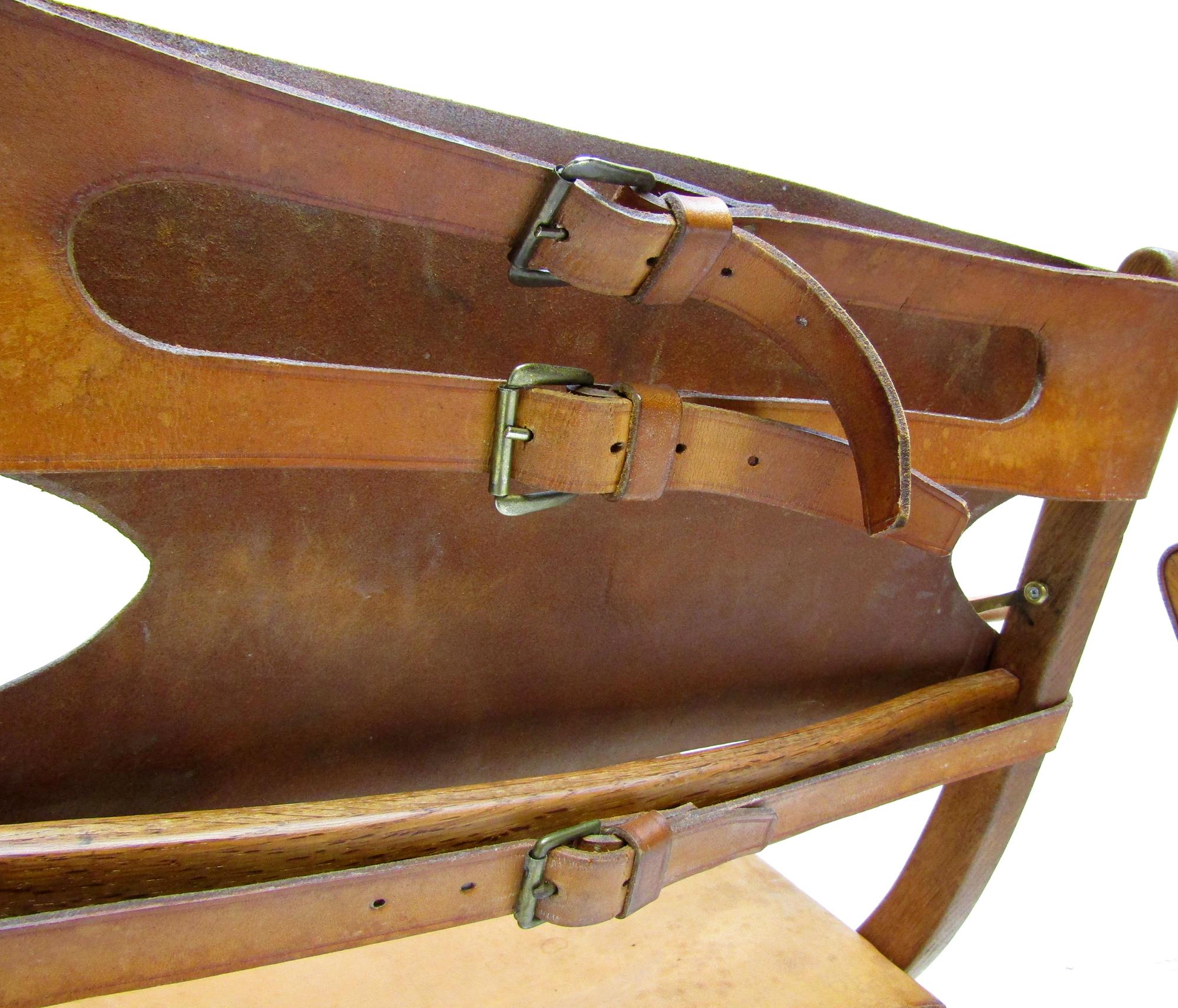 Zwei dänische Safari-Stühle aus Eiche und Leder aus den 1950er Jahren von Poul Hundevad im Angebot 5