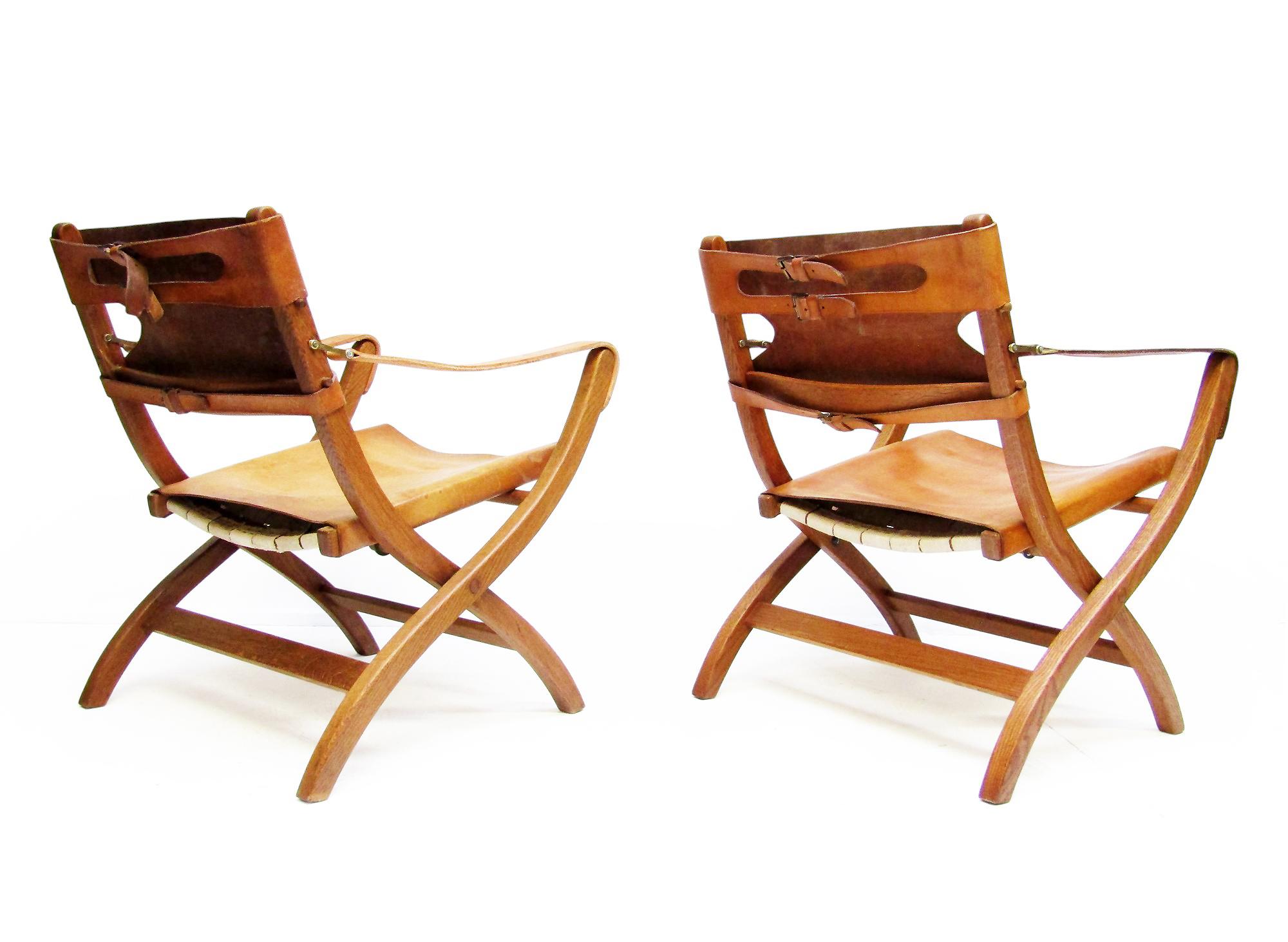 Zwei dänische Safari-Stühle aus Eiche und Leder aus den 1950er Jahren von Poul Hundevad (20. Jahrhundert) im Angebot