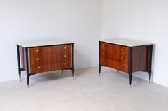 Dos elegantes armarios de nogal de los años 50