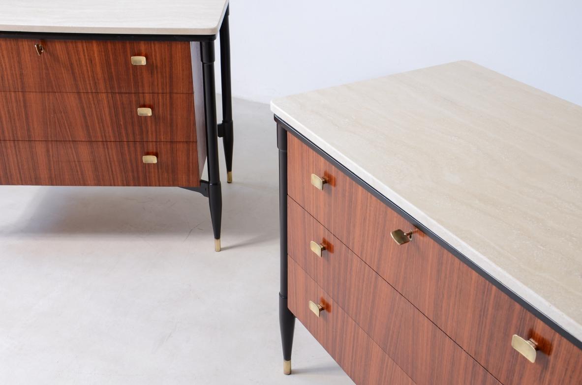 XX secolo Due eleganti armadi in noce degli anni '50 in vendita