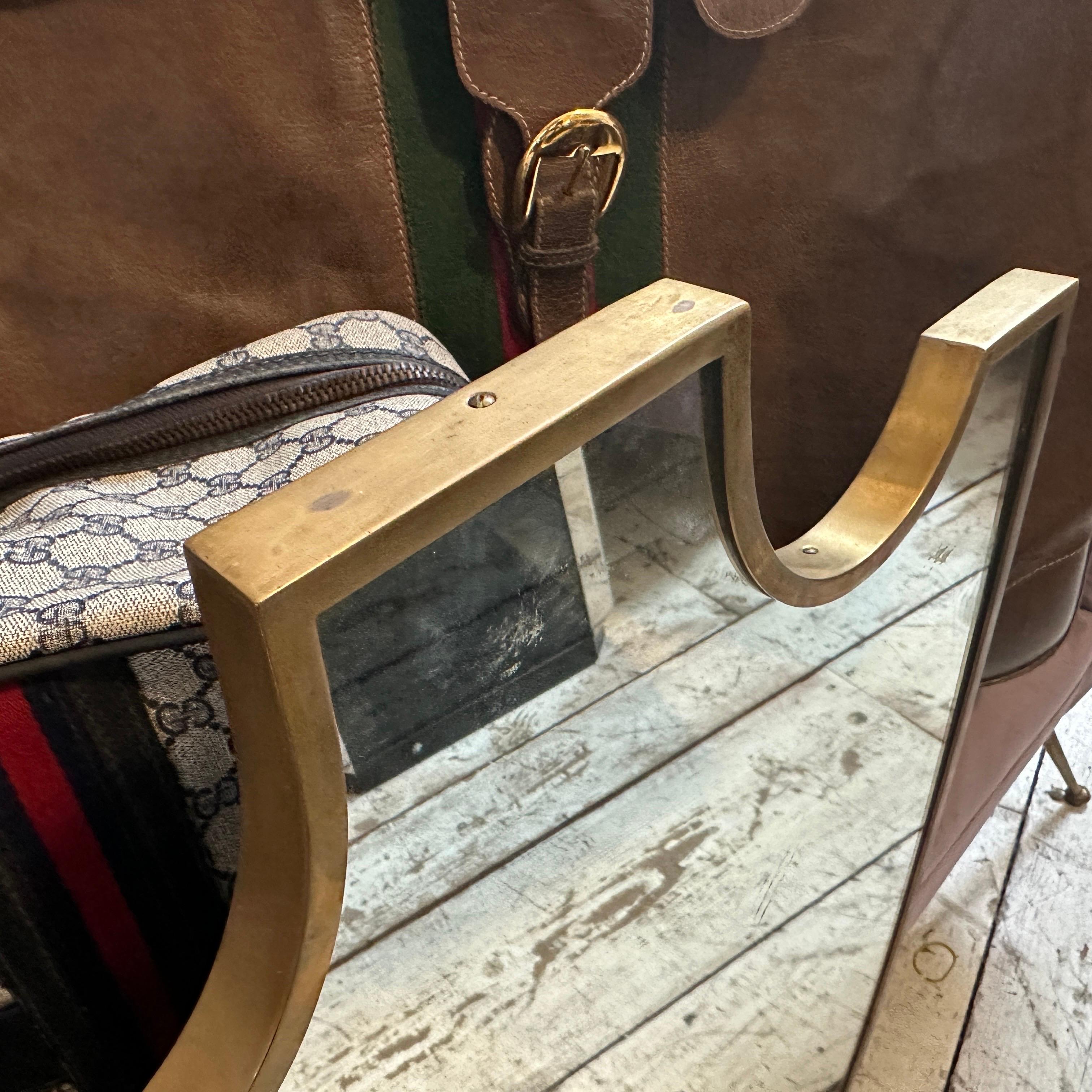 Due specchi da parete italiani con scudo in ottone in stile Gio Ponti del 1950, metà del secolo scorso in vendita 7