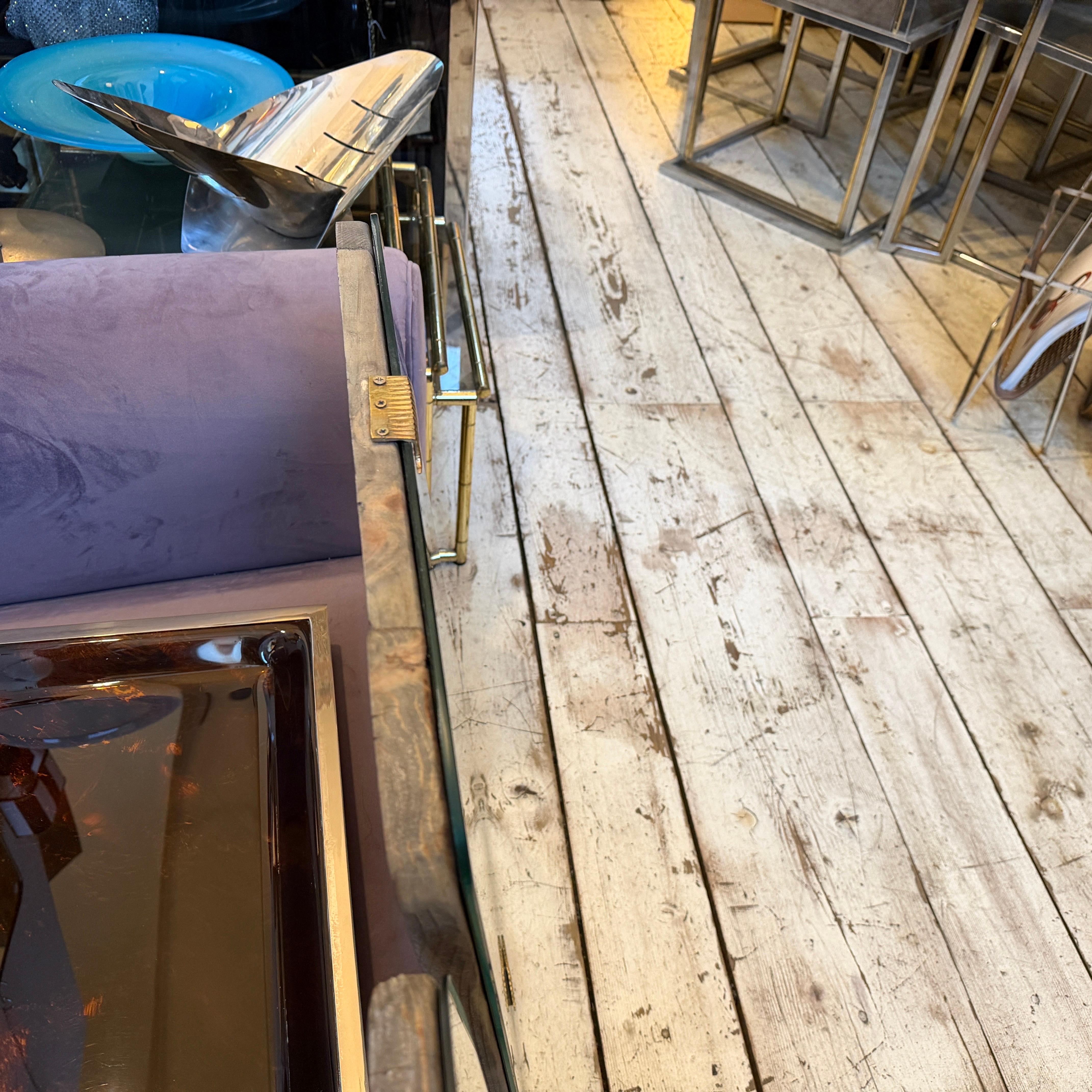 Dos espejos de pared de madera y latón modernos de mediados de siglo de estilo Gio Ponti de los años 50 Moderno de mediados de siglo en venta