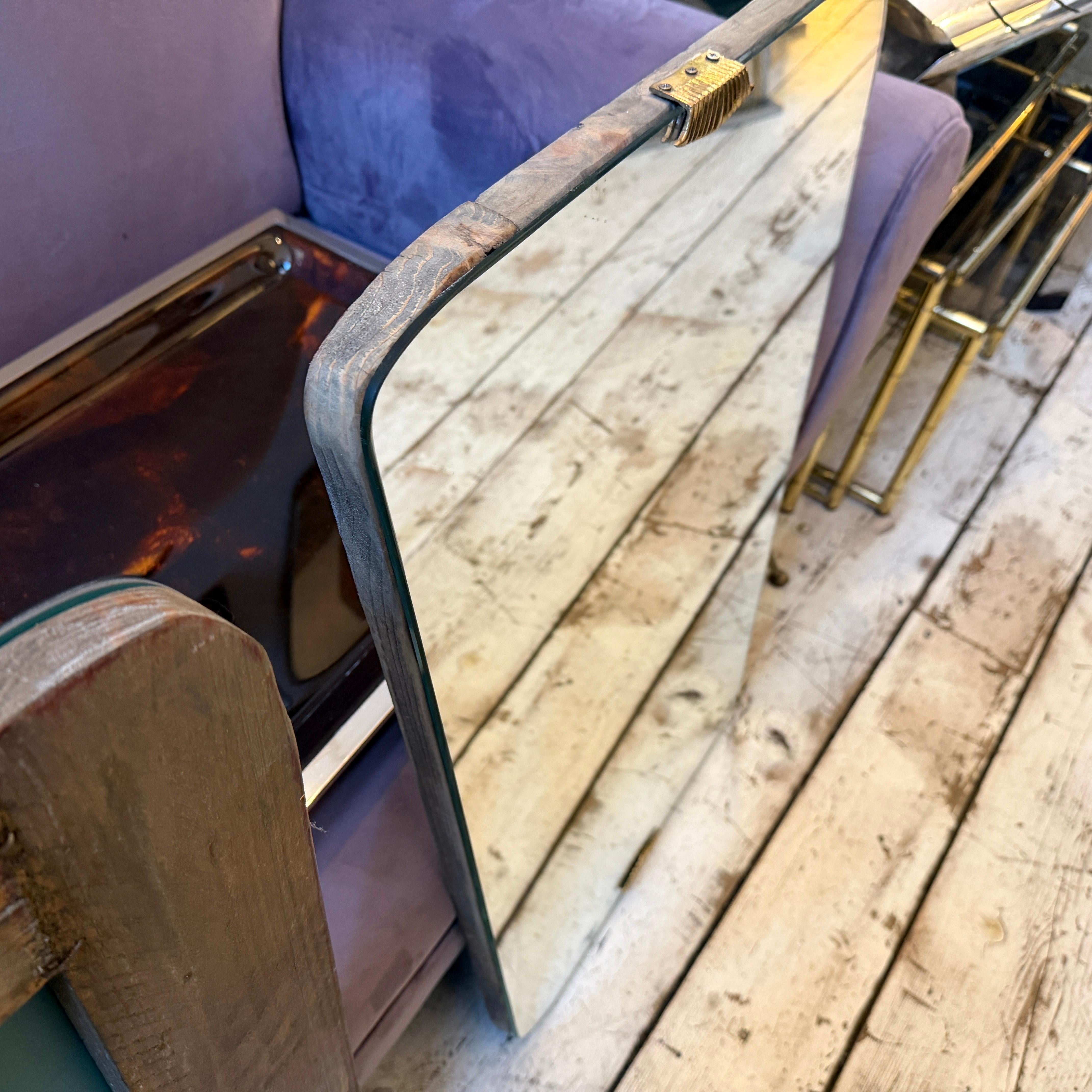 Dos espejos de pared de madera y latón modernos de mediados de siglo de estilo Gio Ponti de los años 50 en Bueno estado para la venta en Aci Castello, IT