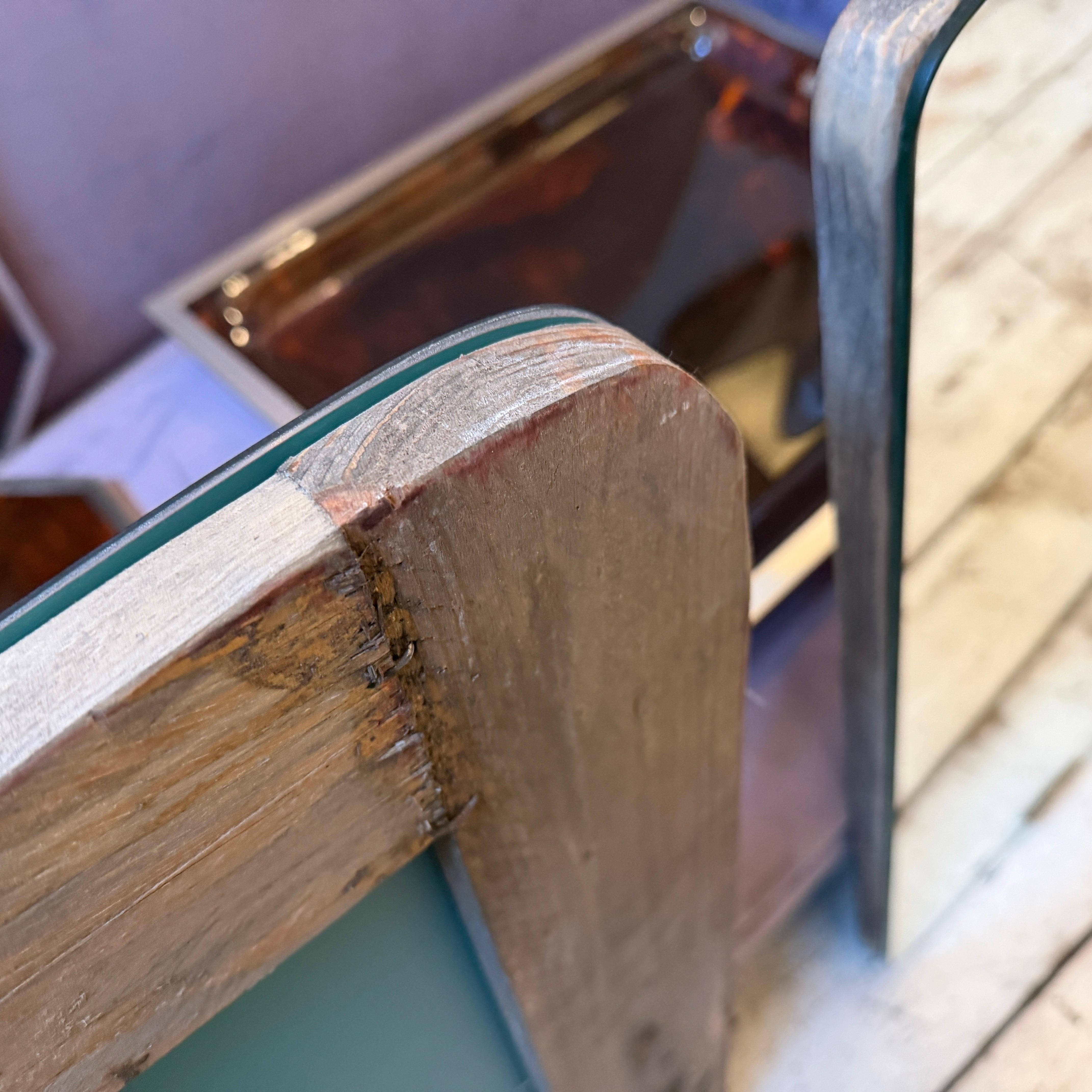 Dos espejos de pared de madera y latón modernos de mediados de siglo de estilo Gio Ponti de los años 50 siglo XX en venta