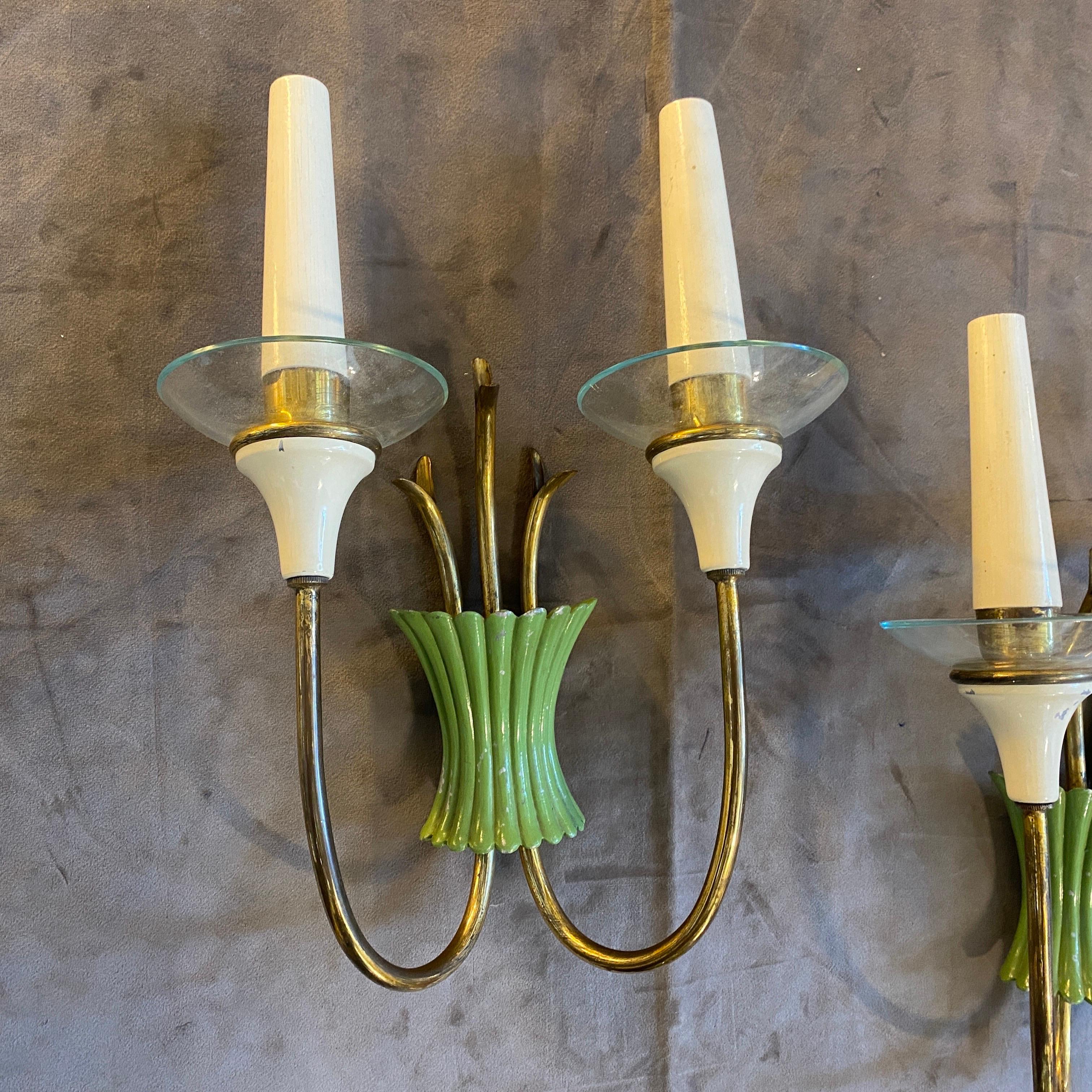 Two 1950s Mid-Century Modern Brass, Green Metal and Glass Italian Wall Sconces In Good Condition For Sale In Aci Castello, IT