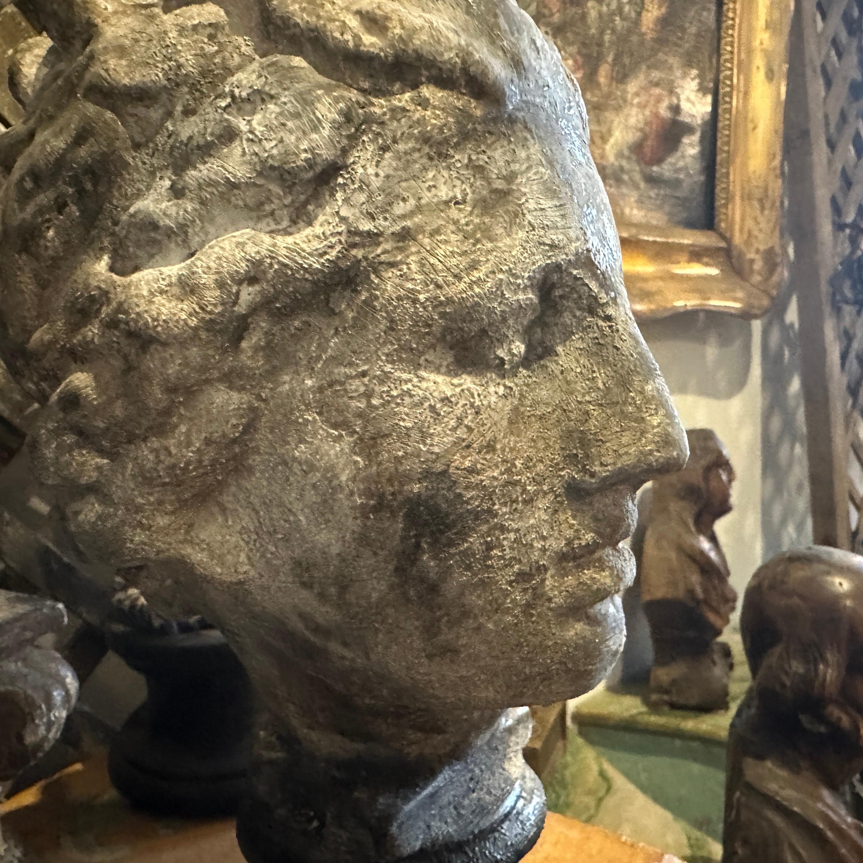 Zwei italienische Gipsskulpturen aus den 1950er Jahren, Apollo und Vener dei Medici im Zustand „Gut“ im Angebot in Catania, Sicilia
