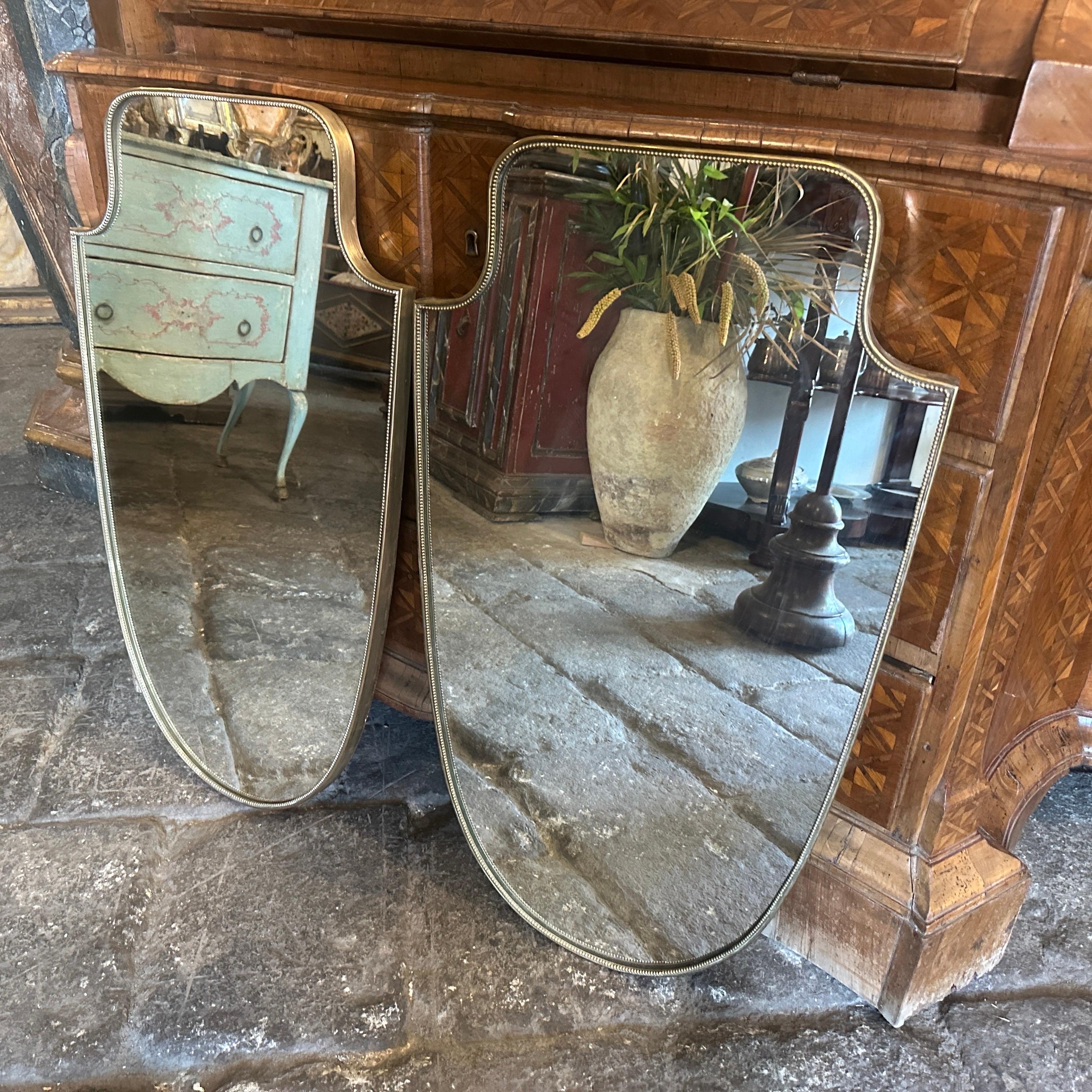 Two 1960s Giò Ponti Style Mid-Century Modern Brass Italian Shield Wall Mirrors In Good Condition In Aci Castello, IT