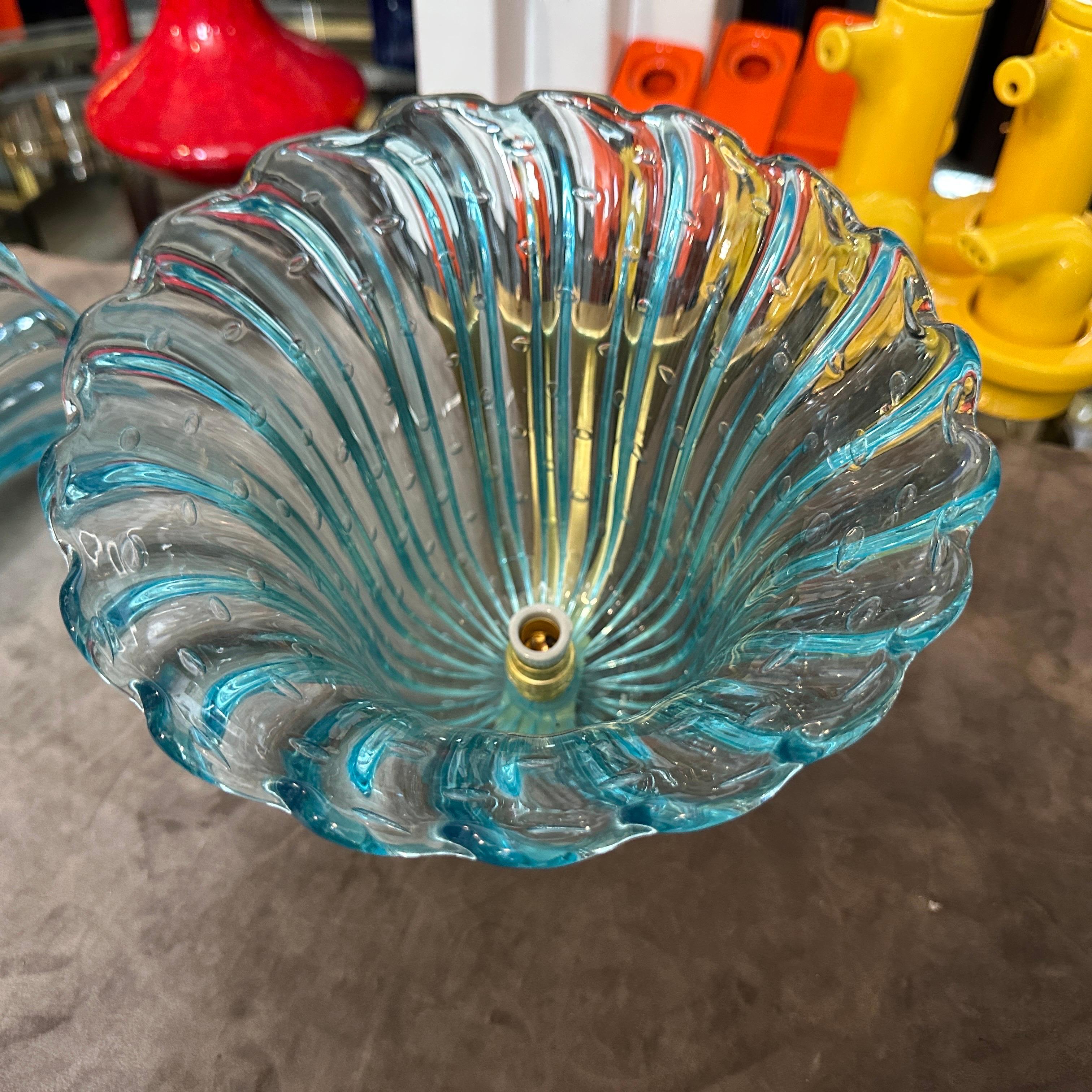 Zwei 1970er Barovier Stil Mitte des Jahrhunderts Modern Blau Murano Glas Wandleuchten (Italienisch) im Angebot