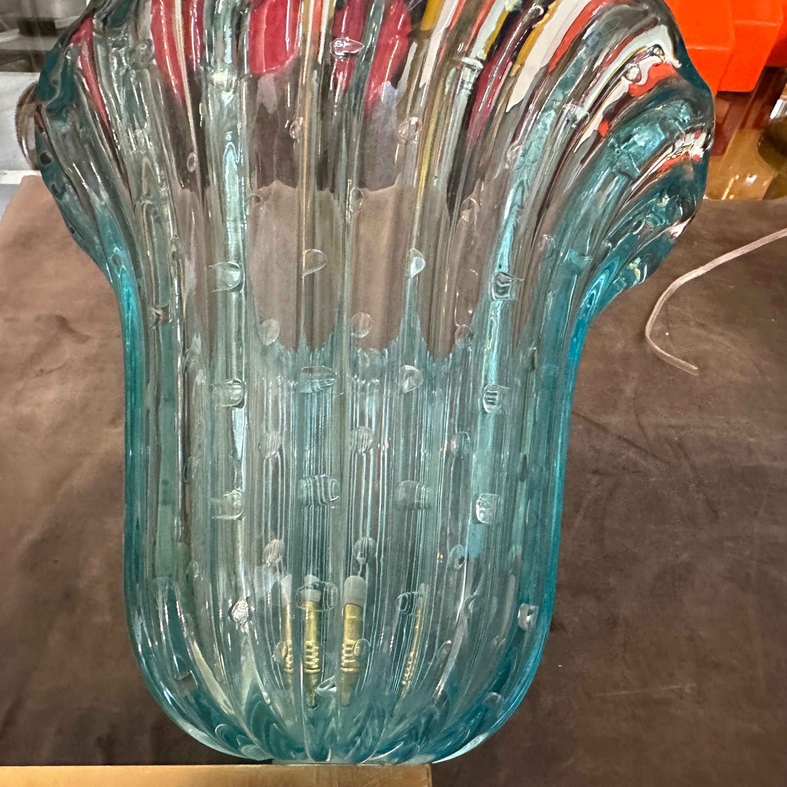 Zwei 1970er Barovier Stil Mitte des Jahrhunderts Modern Blau Murano Glas Wandleuchten (Handgefertigt) im Angebot