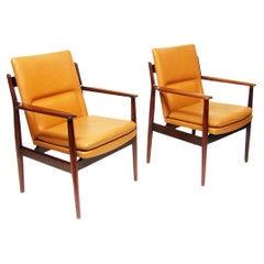 Zwei 1970er Jahre dänische "341" Stühle in Rosenholz & Leder von Arne Vodder für Sibast