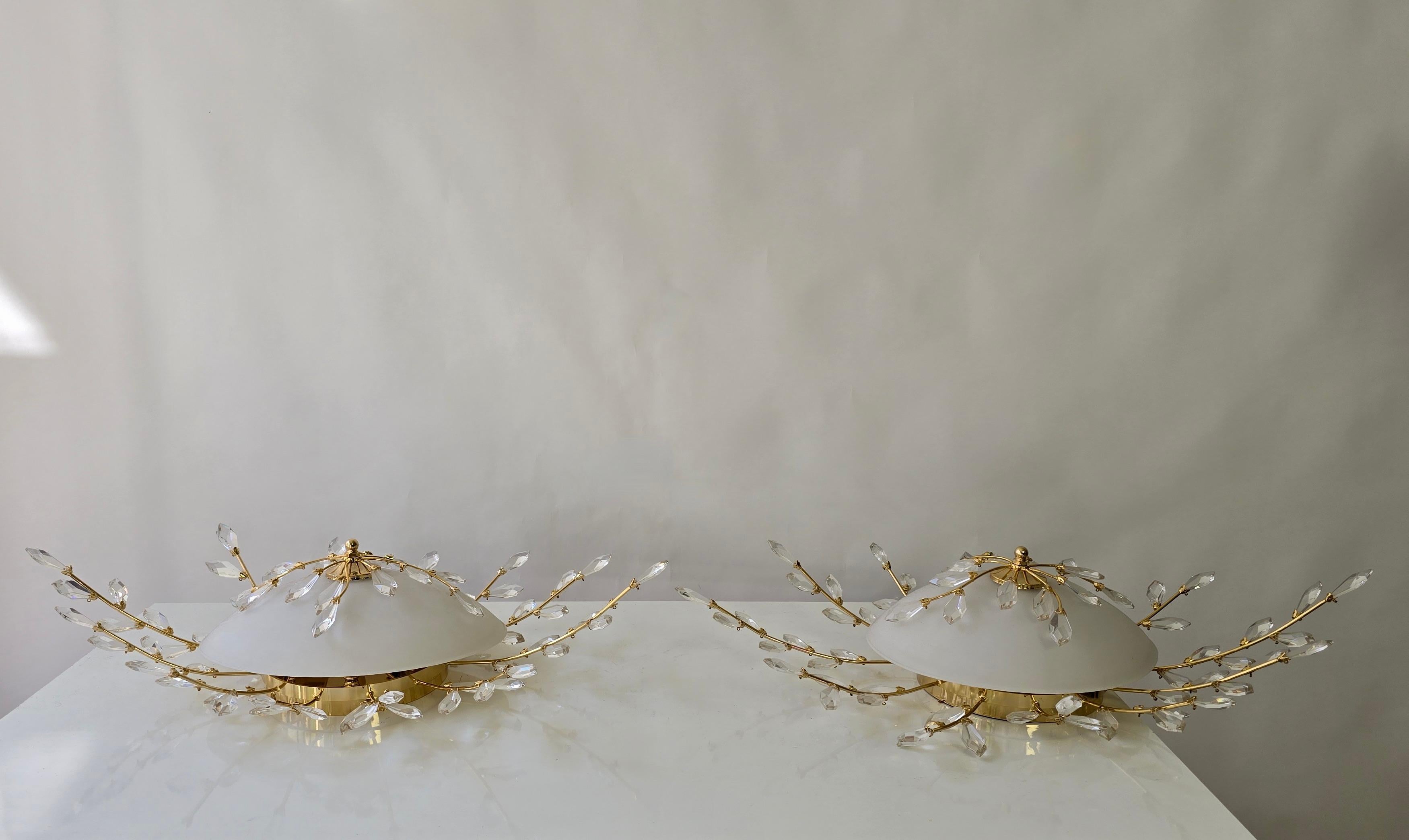 Two Oval Mid-Century Flush Mount Ceiling Lights in Brass, Crystal and Glass In Good Condition For Sale In Antwerp, BE
