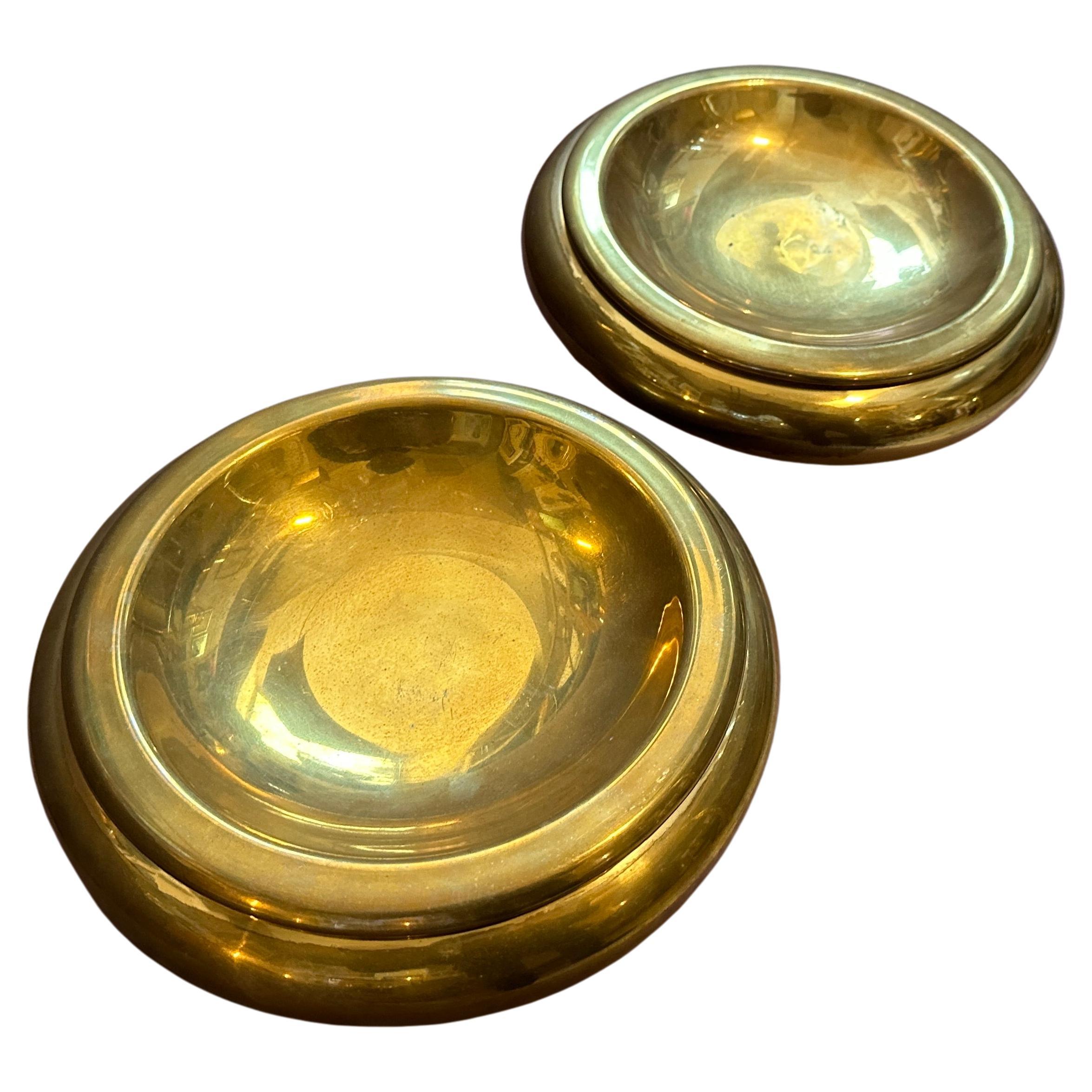 Two 1970s Mid-century Modern Brass Round Italian Vide Poche by PAF studio Milano For Sale