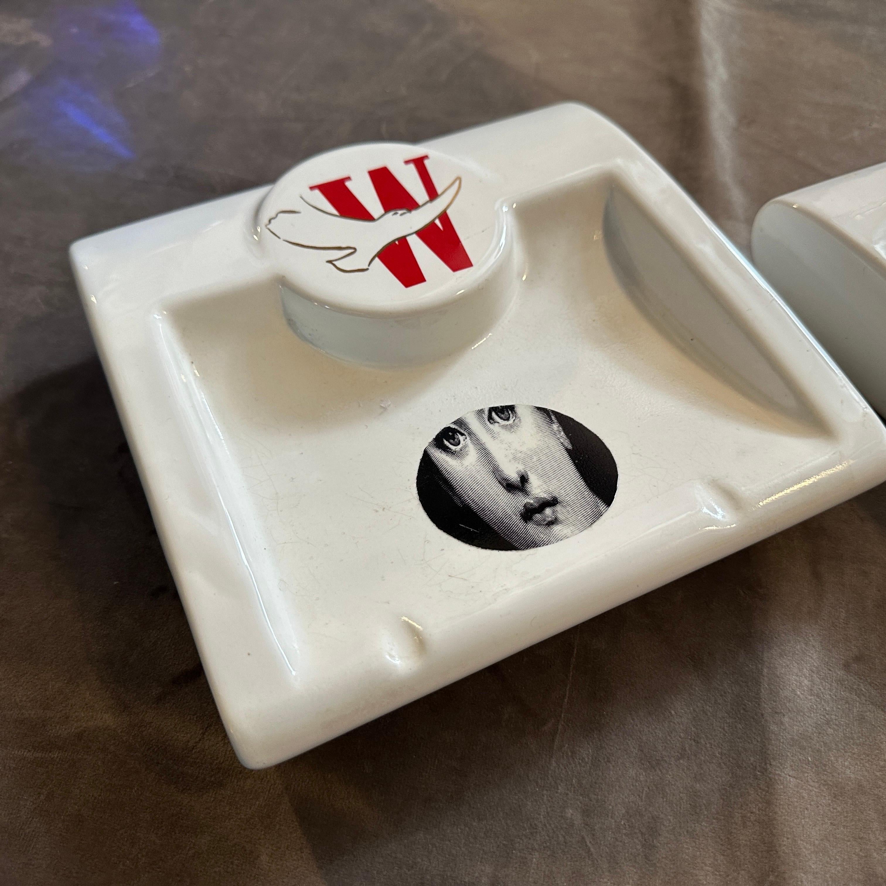Zwei 1970er Jahre Mid-Century Modern Fornasetti für Winston Weiß Keramik Videoches im Angebot 6