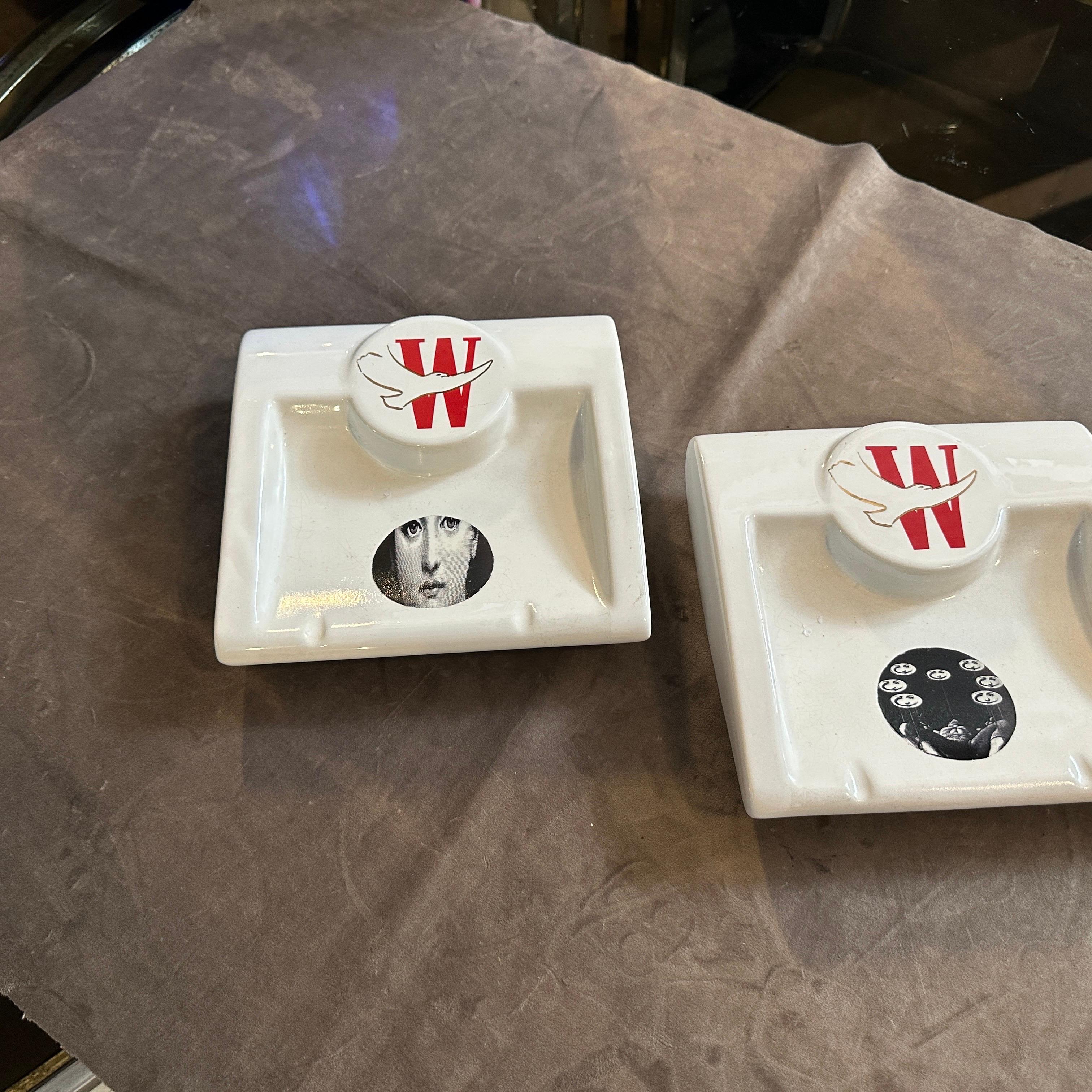 Zwei 1970er Jahre Mid-Century Modern Fornasetti für Winston Weiß Keramik Videoches im Angebot 8