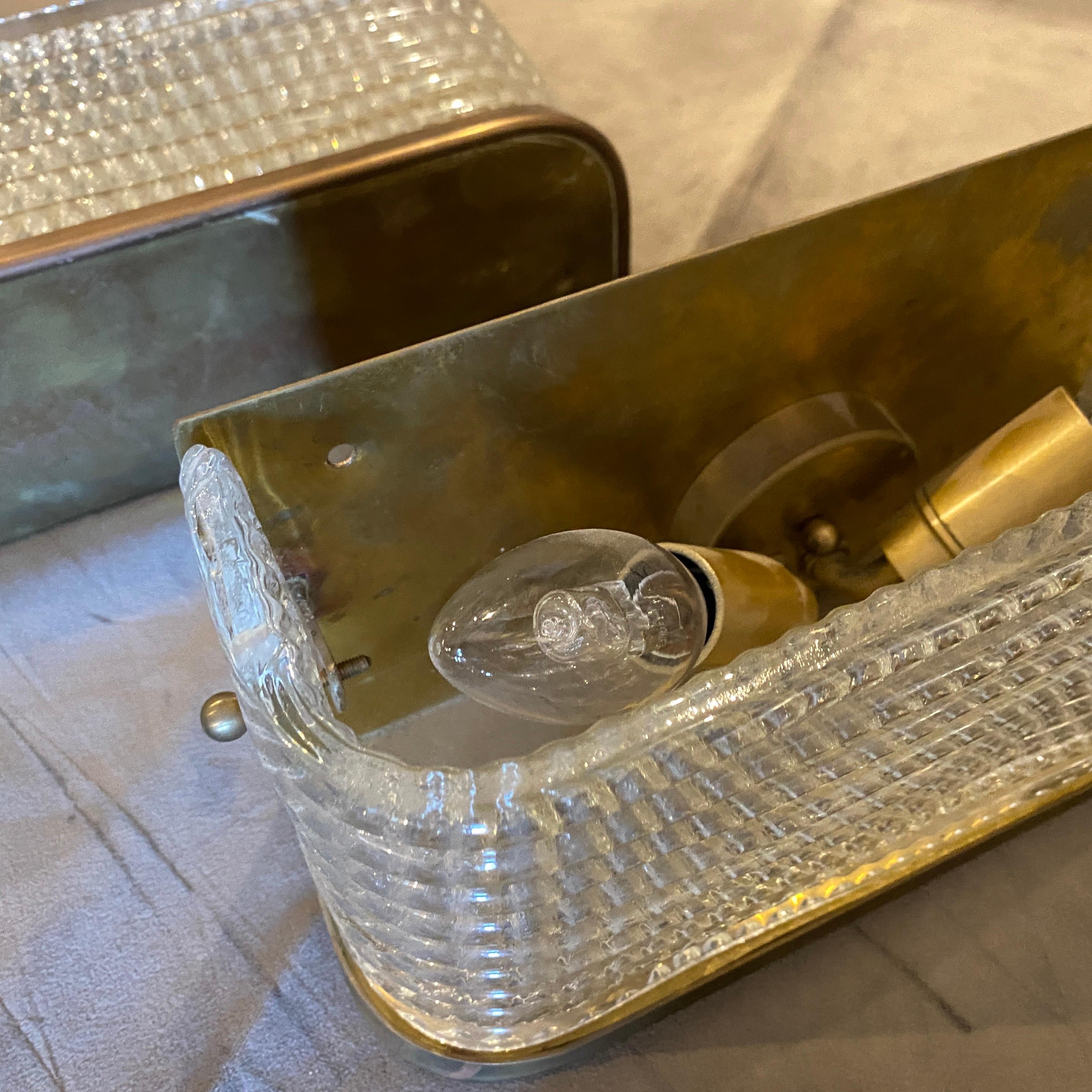 Two 1970s Mid-Century Modern Italian Brass and Glass Rectangular Wall Sconces In Good Condition In Aci Castello, IT