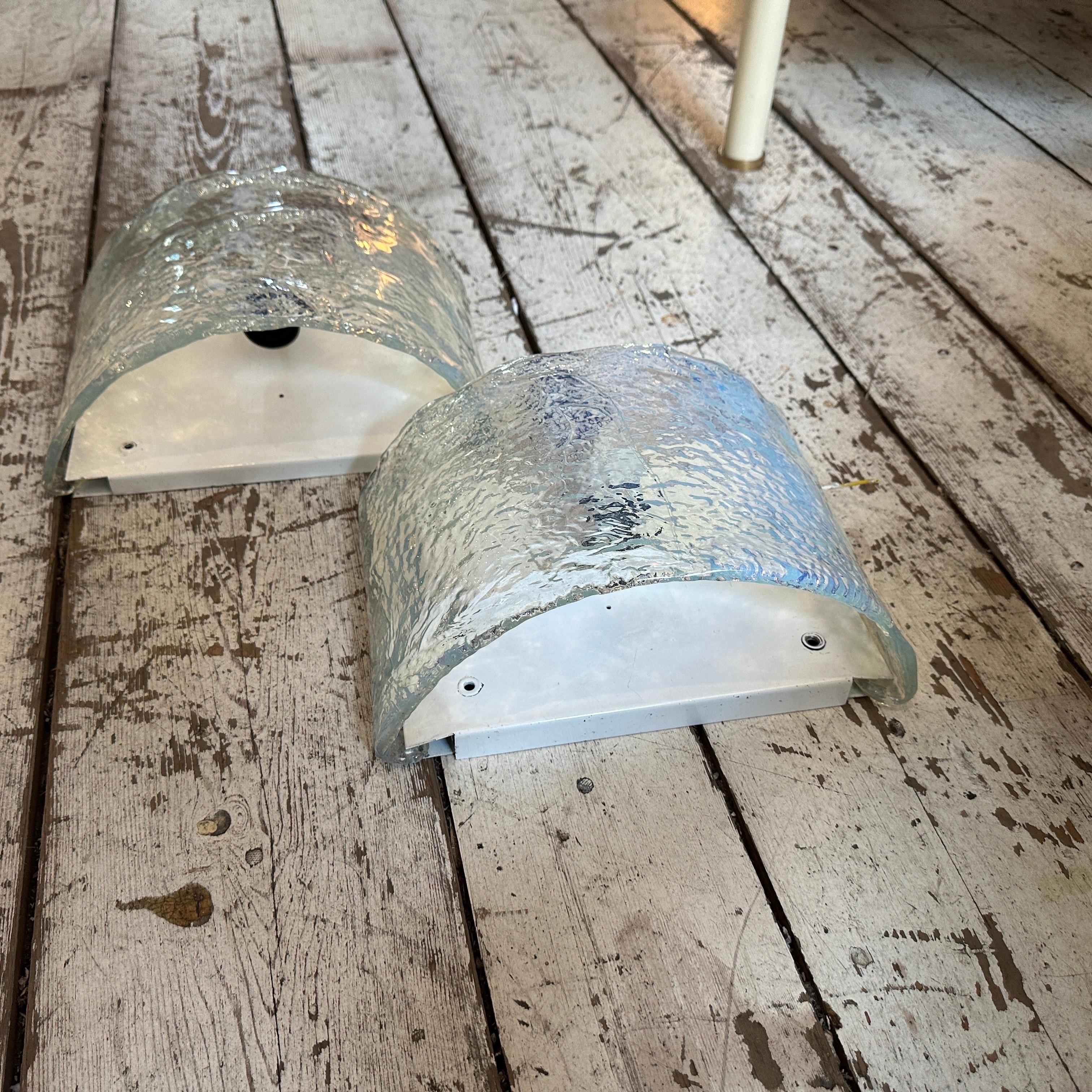 Two 1970s Mid-Century Modern Opalescent Murano Glass Wall Sconces by Mazzega For Sale 2