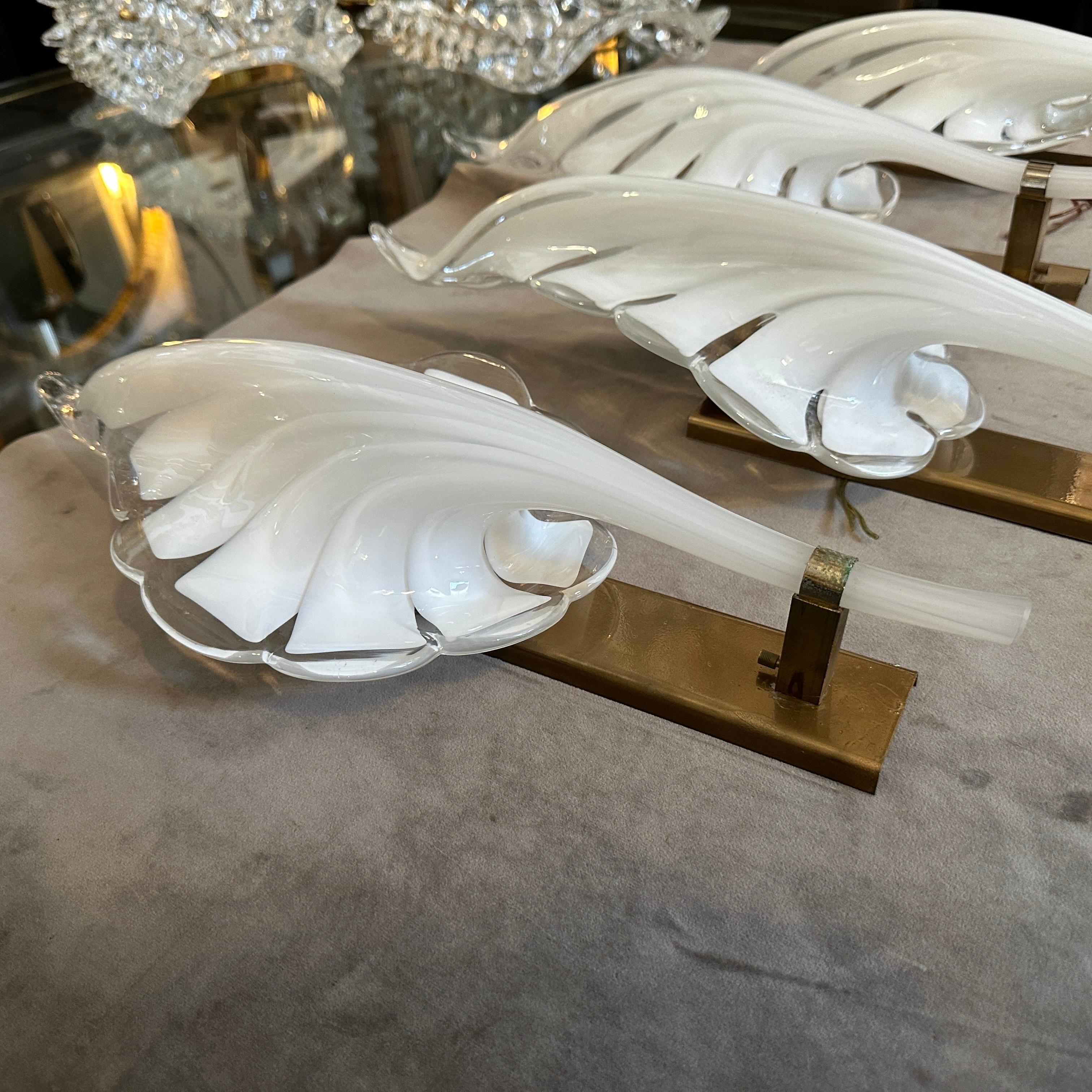 A 1970s Mid-Century Modern White Murano Glass Leaf Wall Sconce by Franco Luce For Sale 8