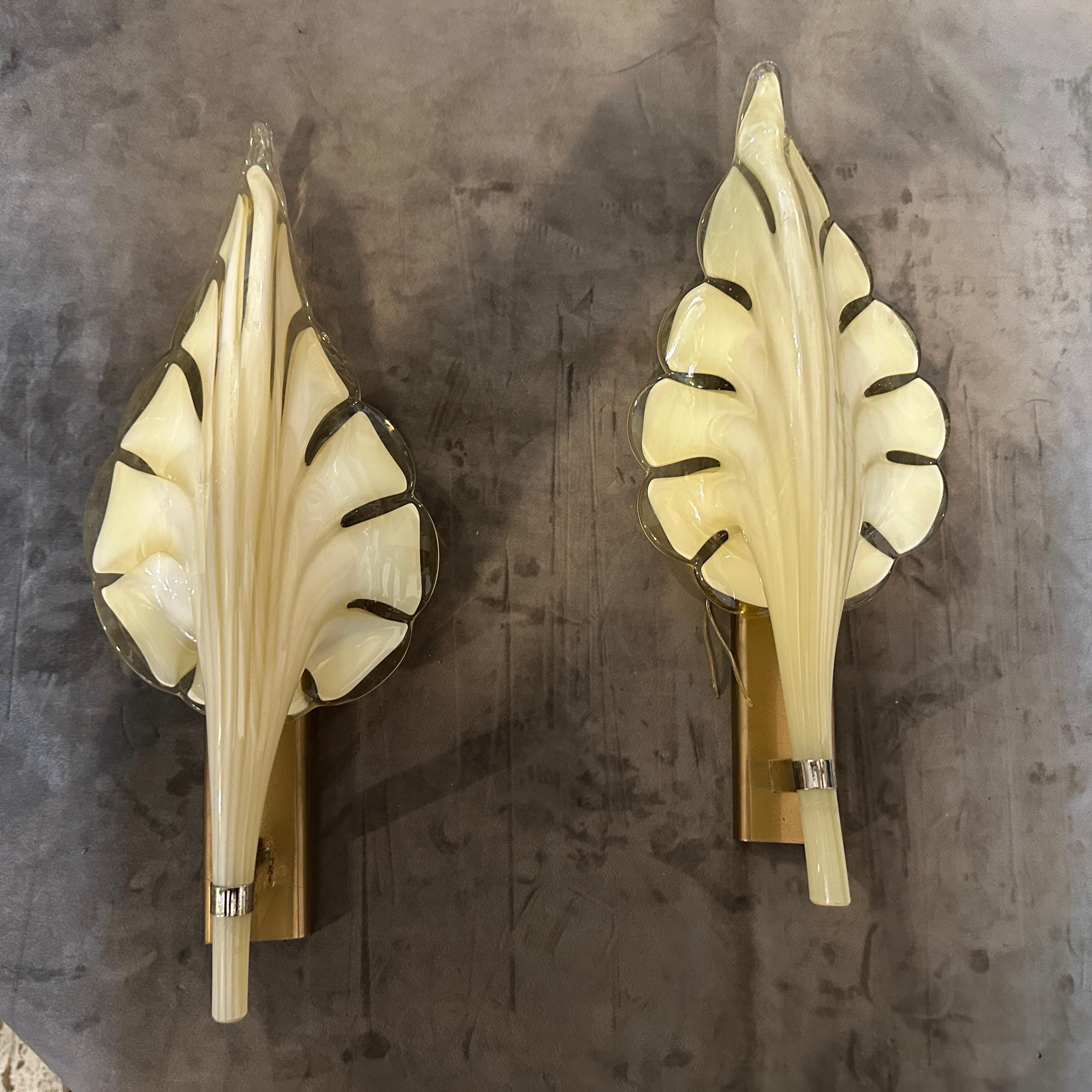 Two 1970s Mid-Century Modern Yellow Murano Glass Leaf Wall Sconce by Franco Luce For Sale 4