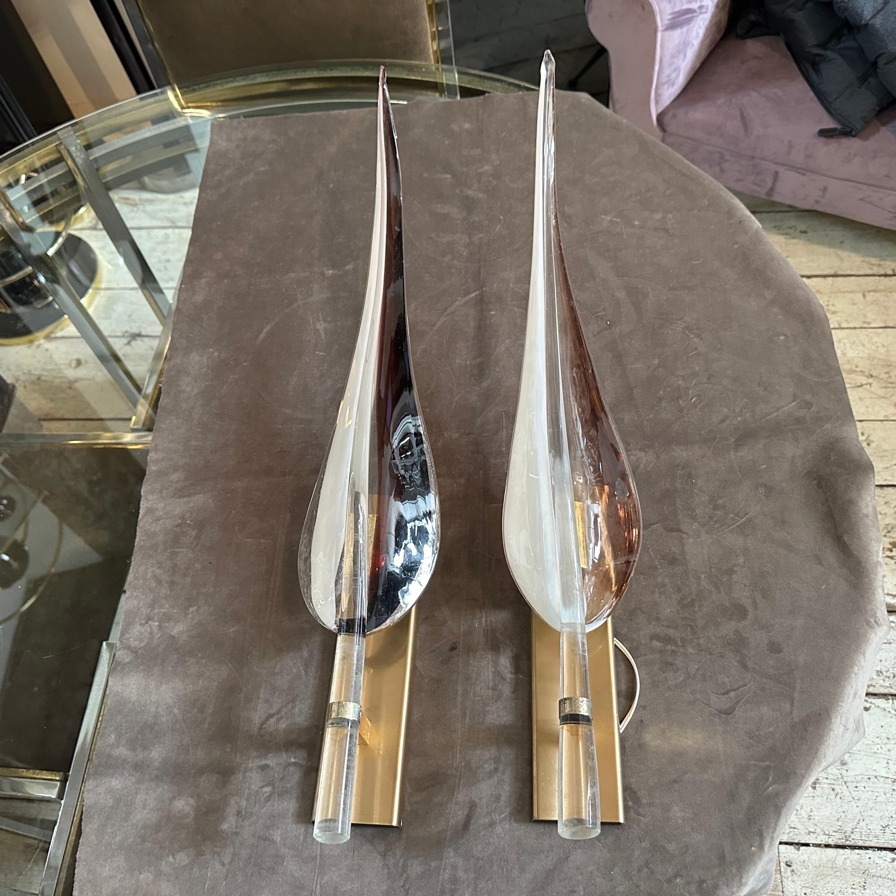 Hand-Crafted Two 1970s Modern White and Purple Murano Glass Wall Sconces by F. Luce For Sale