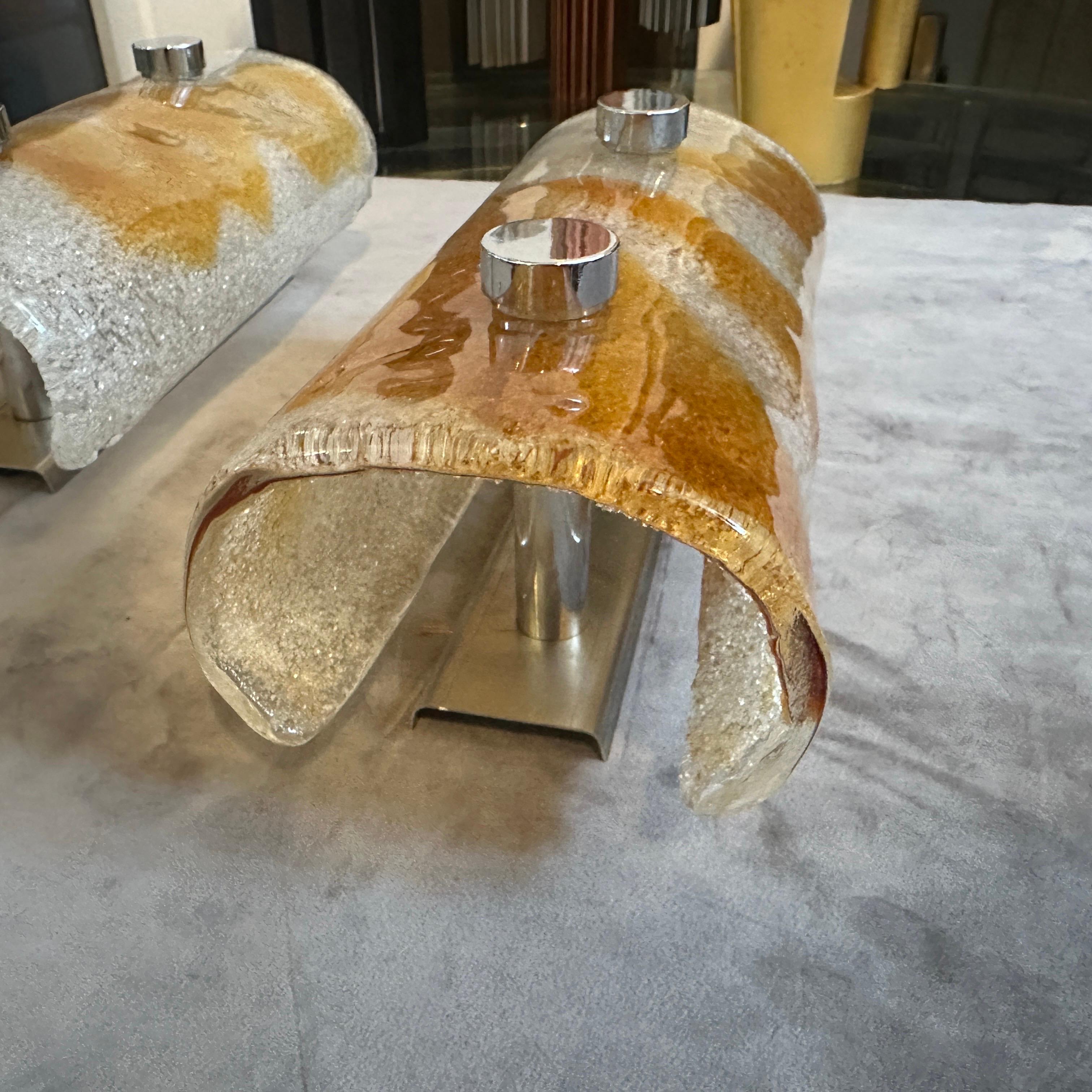 Due lampade da parete italiane degli anni '70 in vetro di Murano bianco e marrone e acciaio, di tipo Space Age in vendita 7