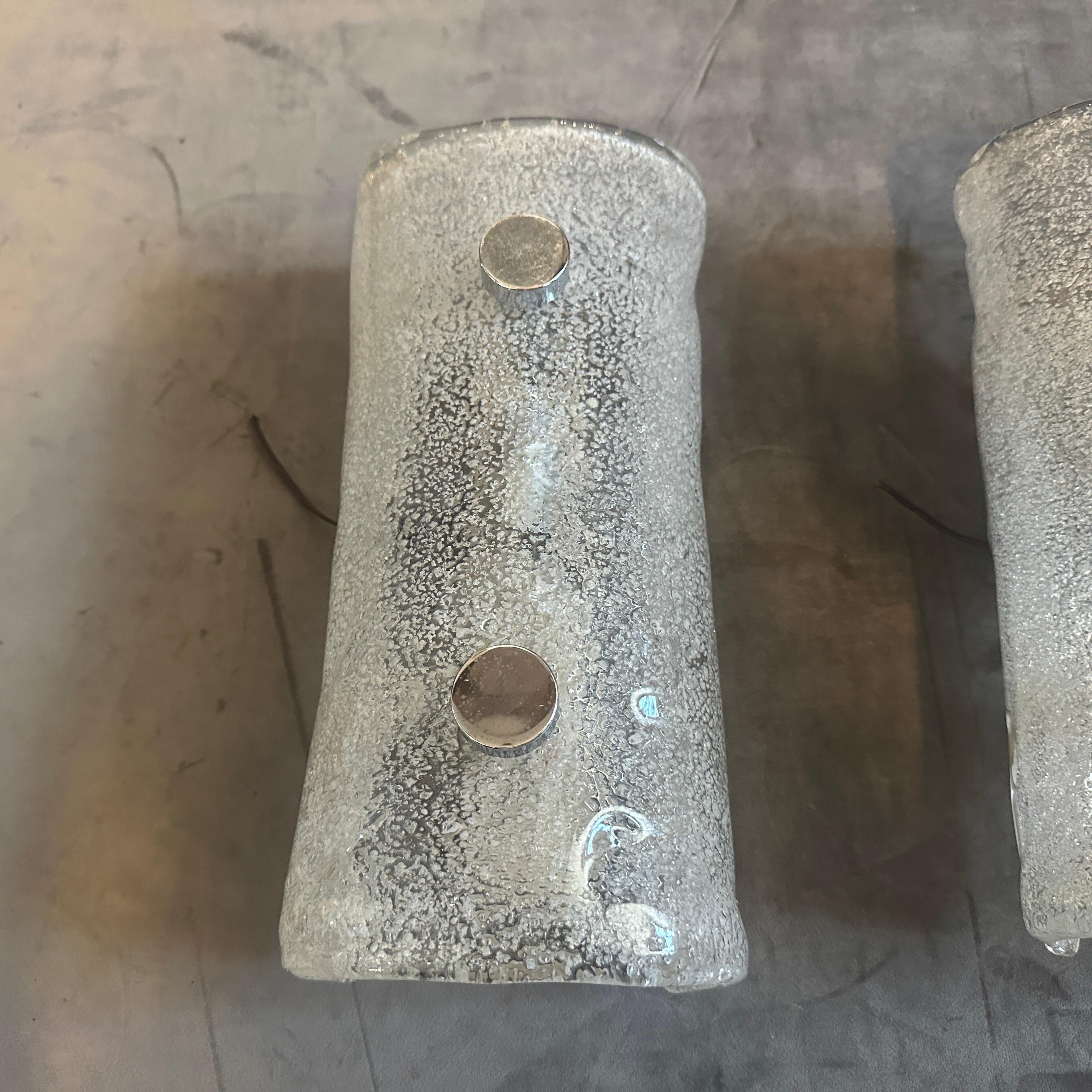 Dos Apliques de Pared Italianos de Cristal de Murano Pulegoso Blanco y Acero de la Space Age de los años 70 en venta 3