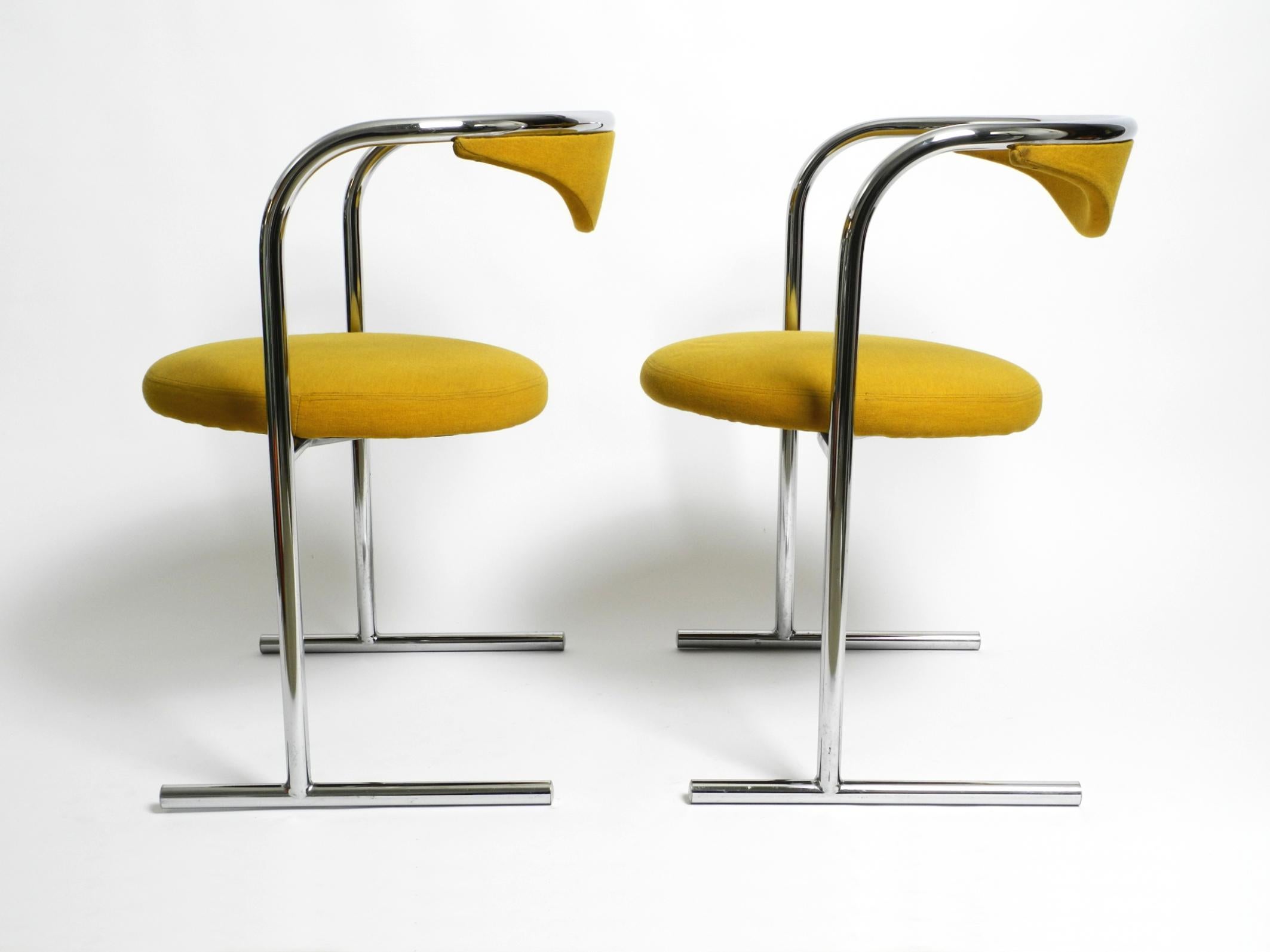 Two original 1970s tubular steel upholstered chairs by Hanno von Gustedt for Thonet model S30.
Great high quality Space Age design. Made in Germany.
Winner of the IF Design Award in 1974.
Frame is made of chrome-plated tubular steel, seat ia made of