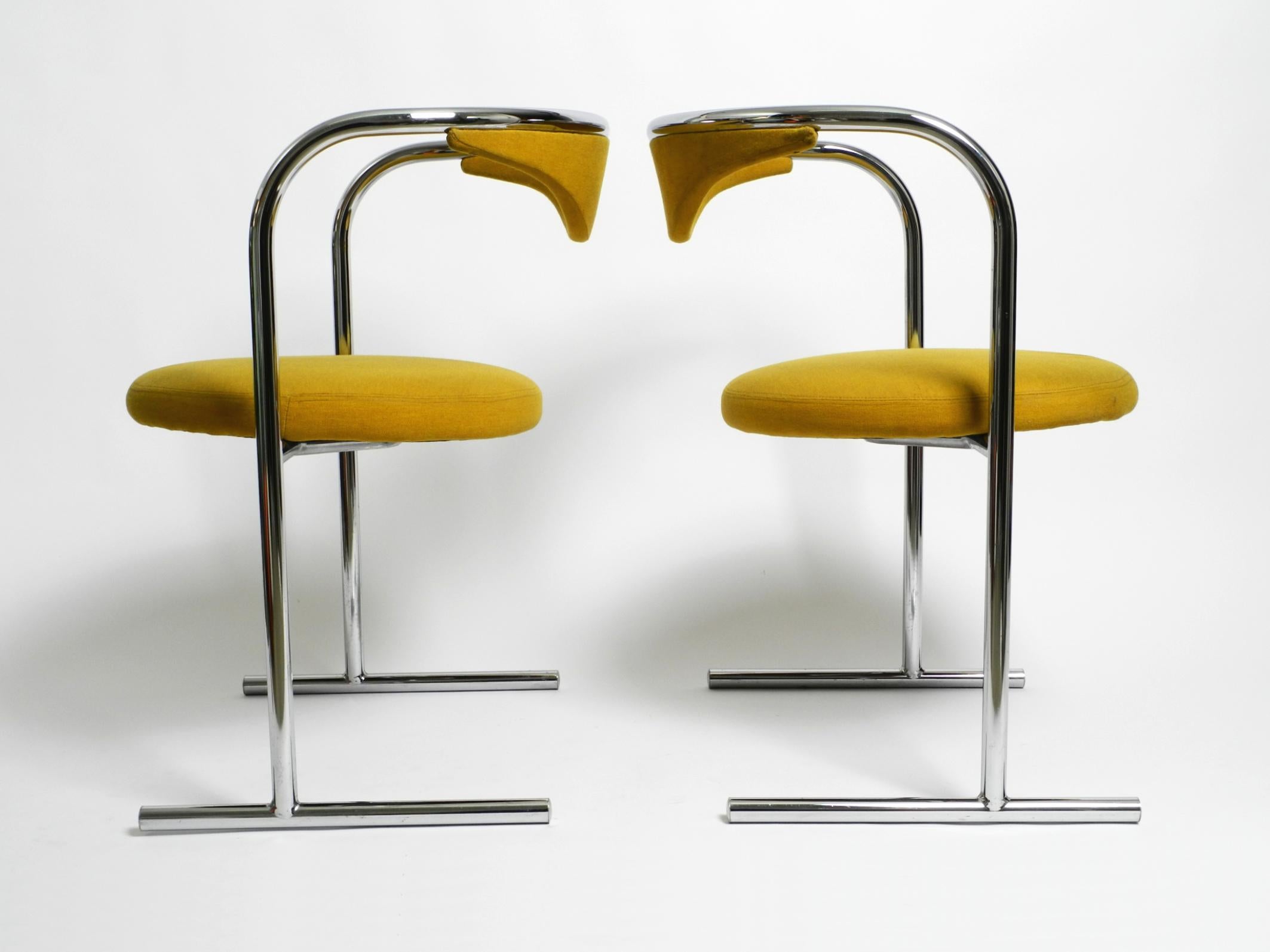 Two 1970s tubular steel upholstered chairs by Hanno von Gustedt for Thonet In Good Condition For Sale In München, DE