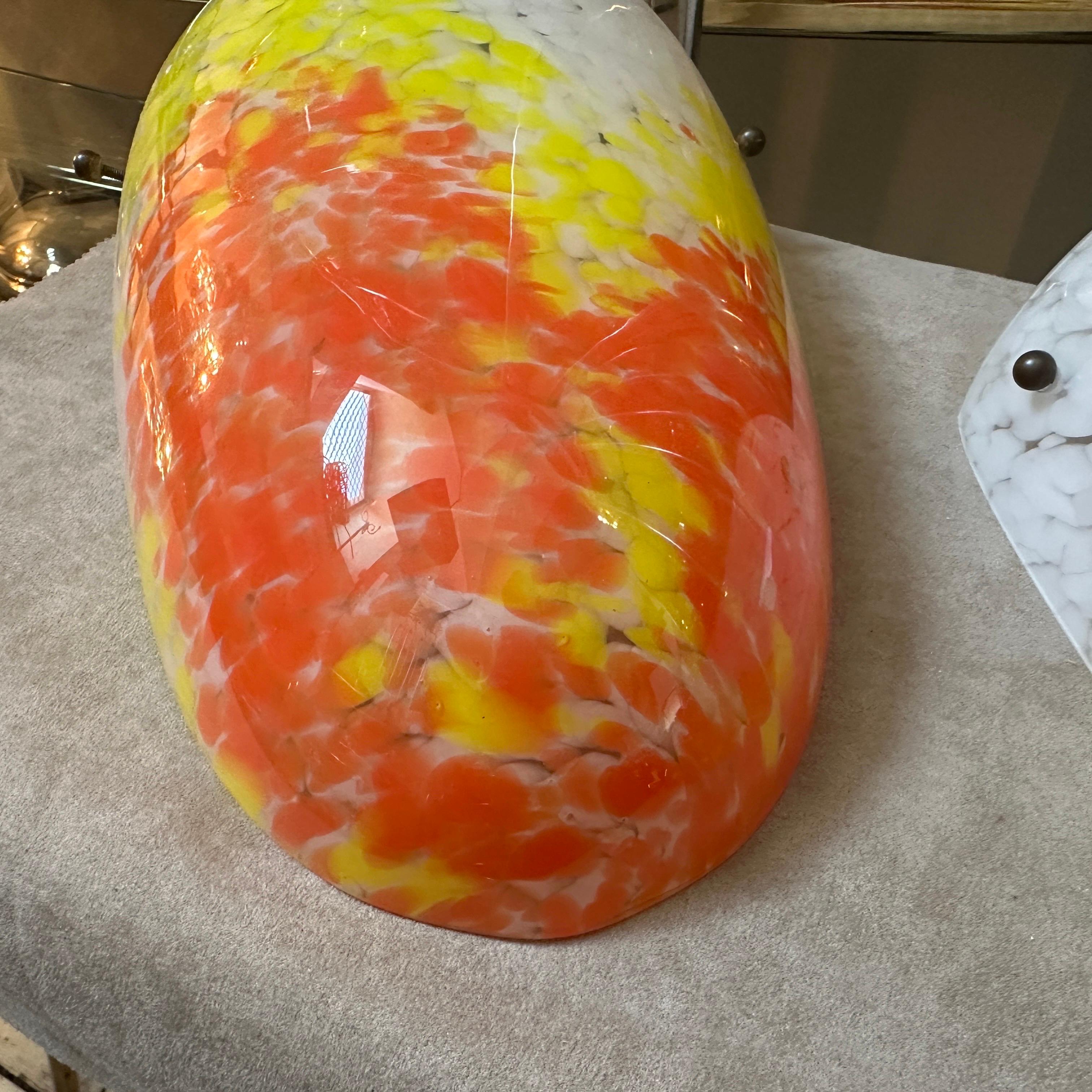 Two 1980s Barovier Orange Yellow and White Murano glass Oval Wall Sconces In Good Condition For Sale In Aci Castello, IT