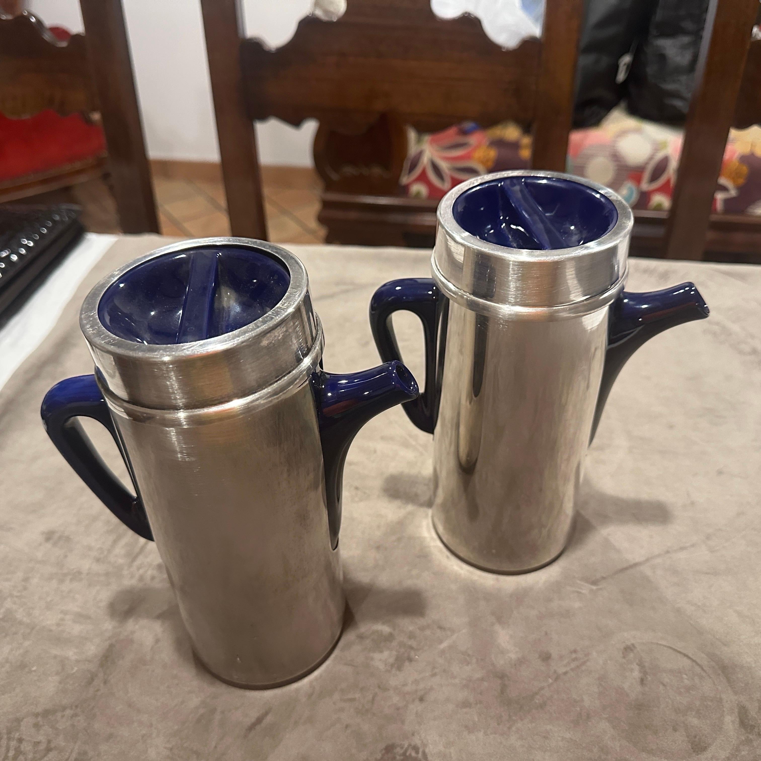 Deux pots à café en métal argenté et céramique bleue de style Lino Sabattini des années 1980 en vente 9