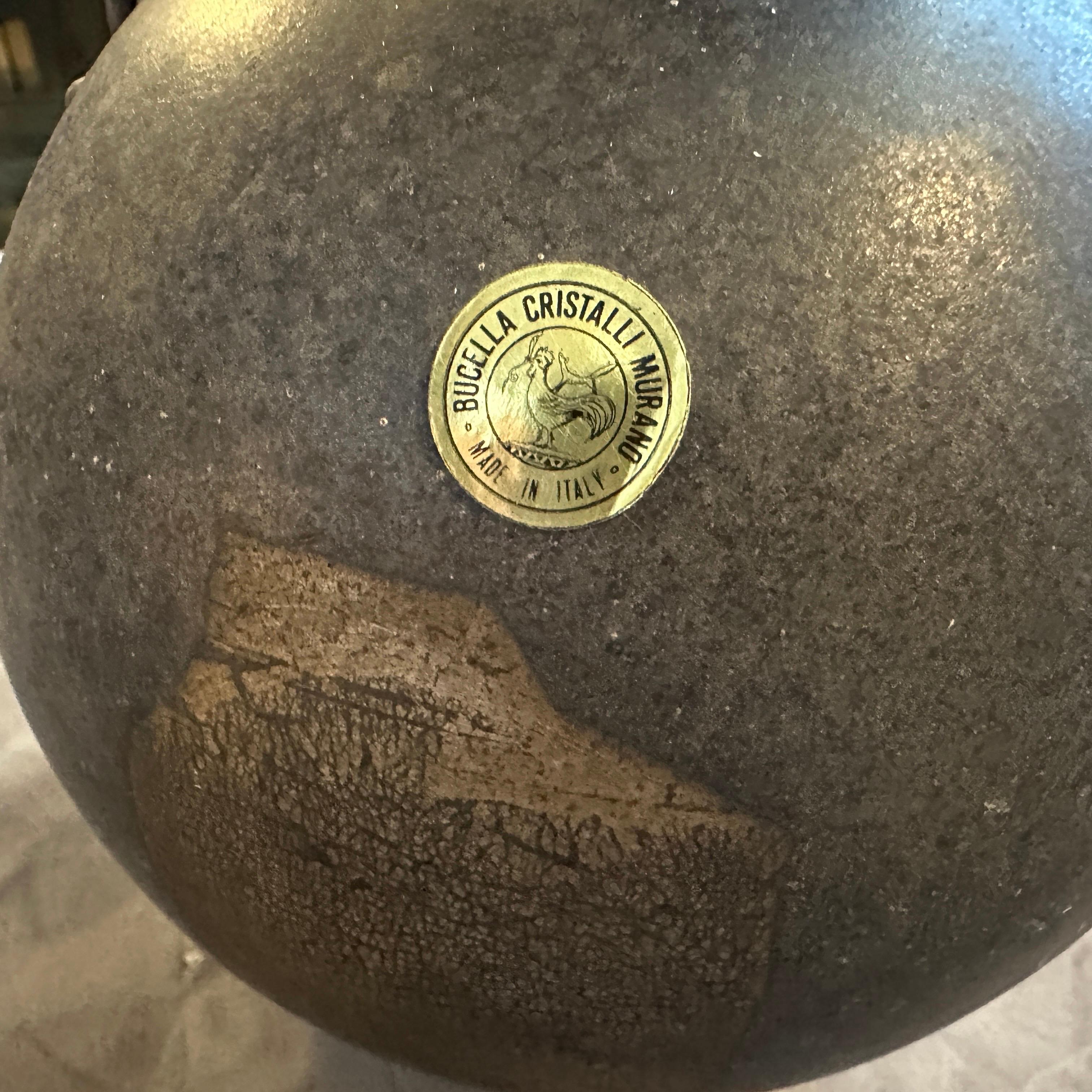 Dos jarrones modernos de cristal de Murano Scavo negro y dorado de los años 80, de Bucella Cristalli en venta 4