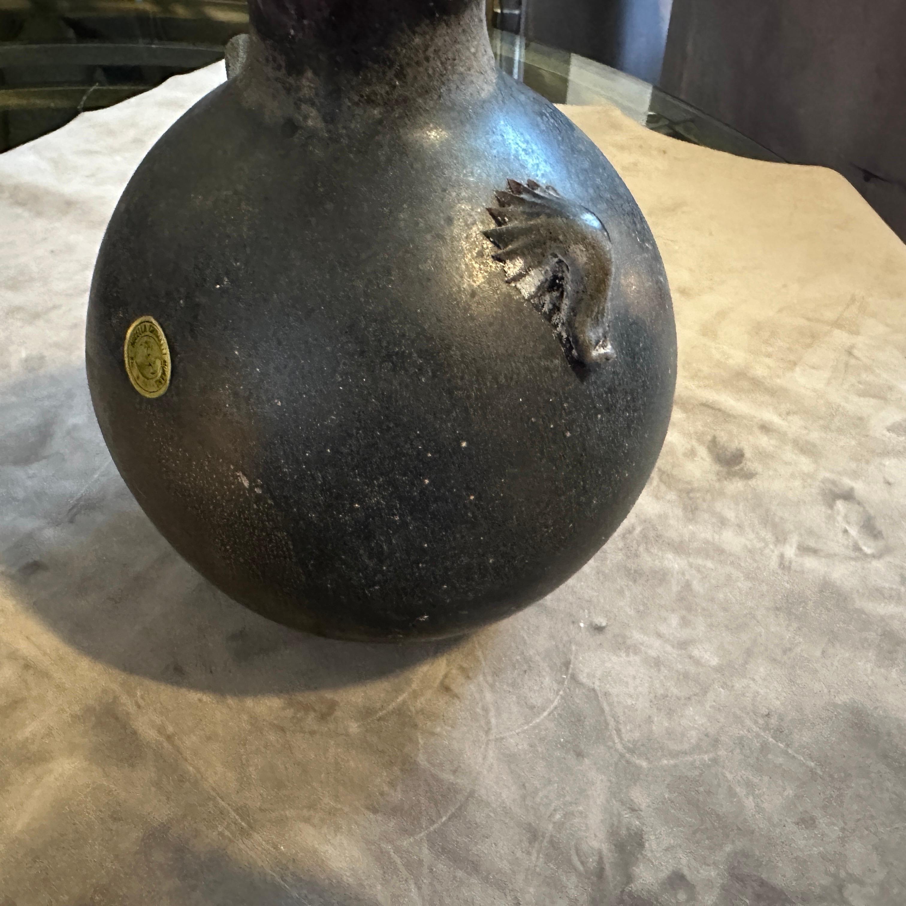Dos jarrones modernos de cristal de Murano Scavo negro y dorado de los años 80, de Bucella Cristalli en venta 8