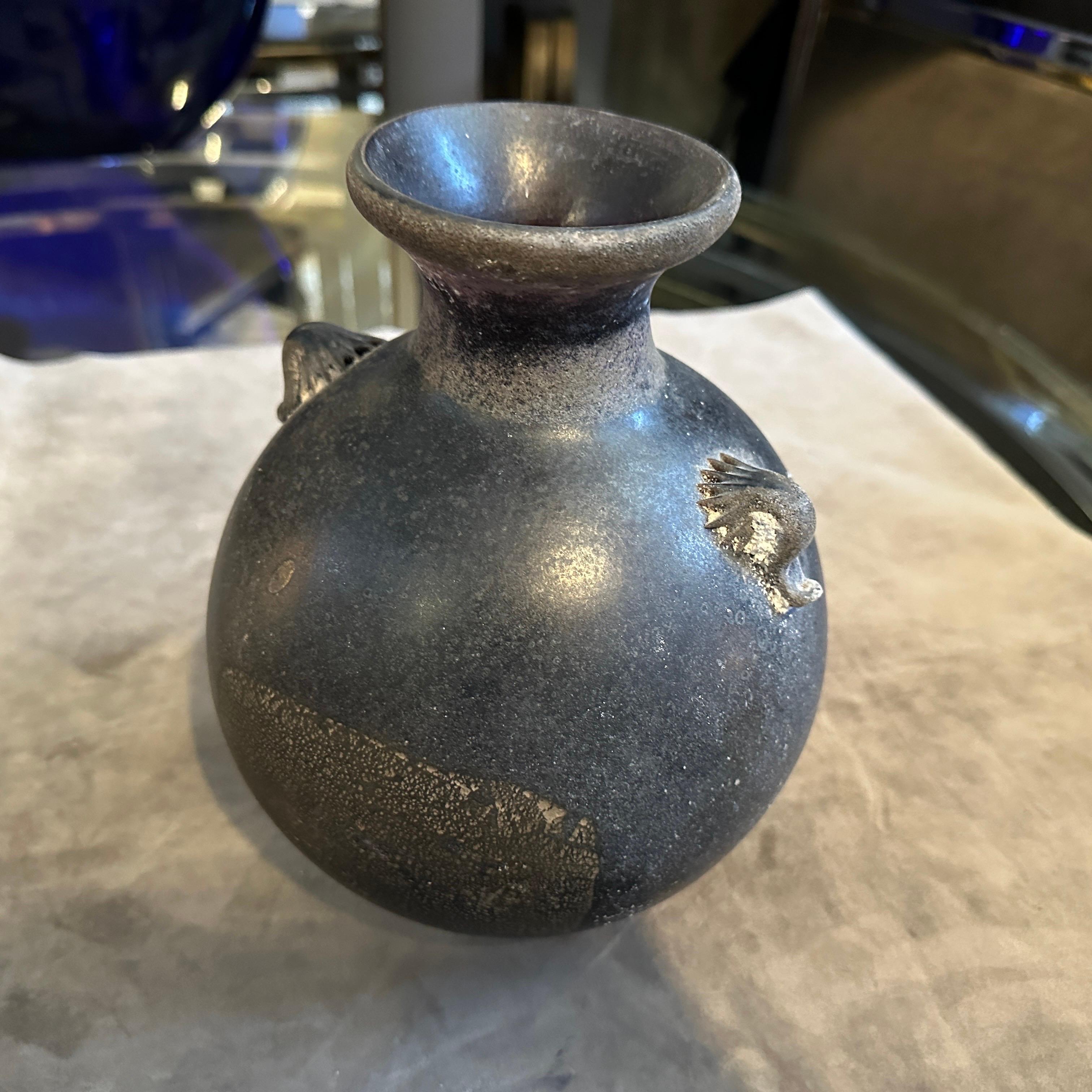 Dos jarrones modernos de cristal de Murano Scavo negro y dorado de los años 80, de Bucella Cristalli Cristal de Murano en venta