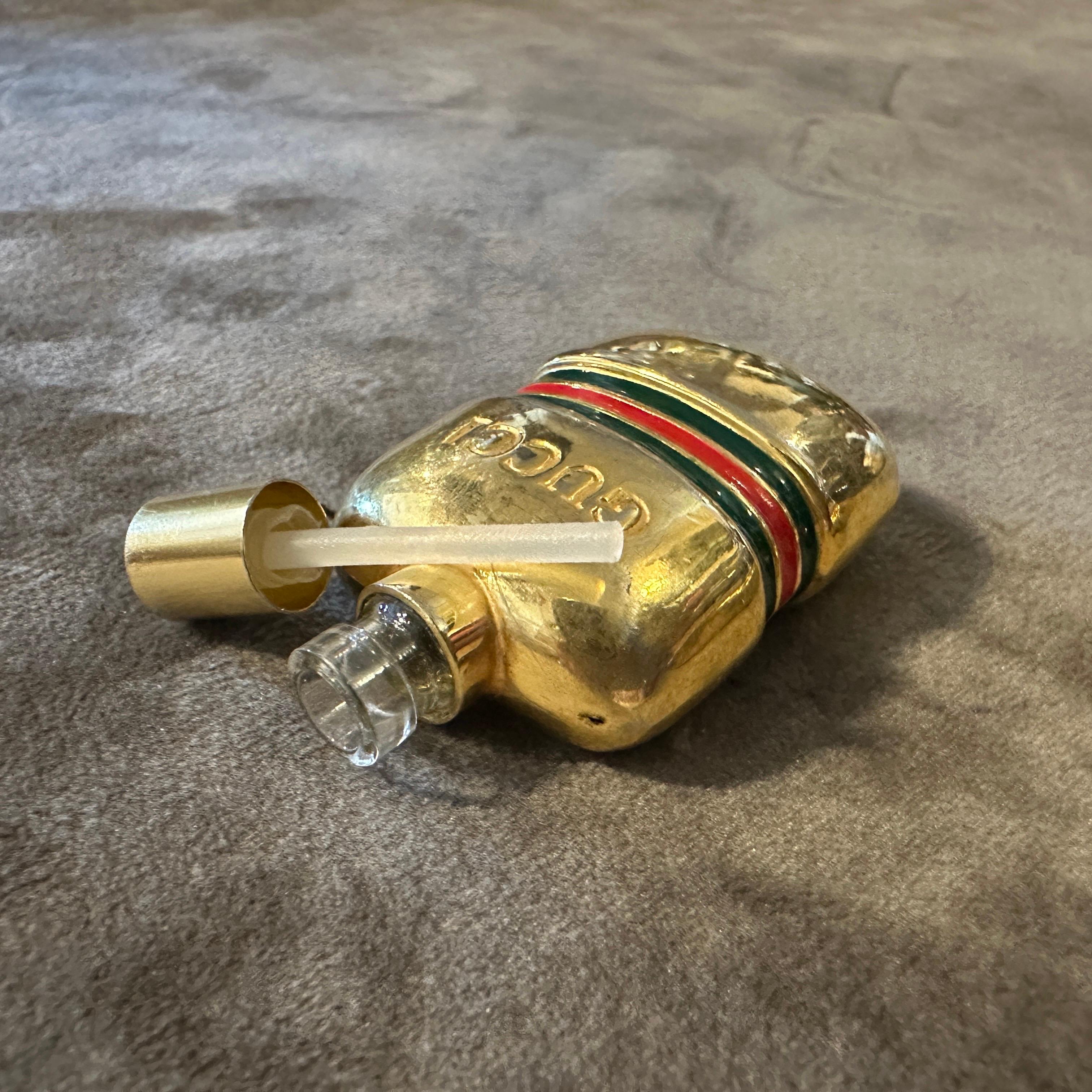 Due flaconi di profumo moderni in ottone e smalto degli anni '80 di Gucci in vendita 4