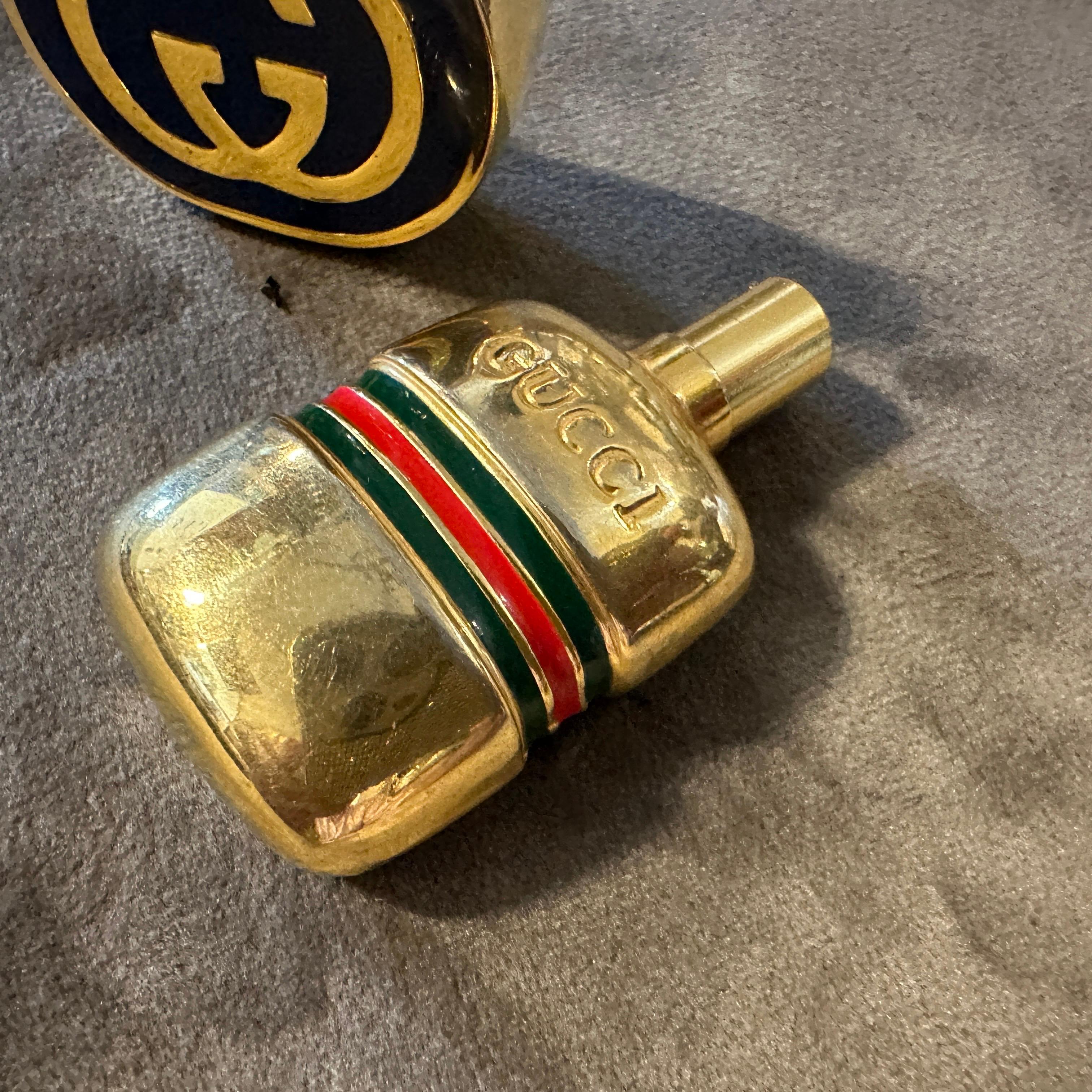 Moderno Due flaconi di profumo moderni in ottone e smalto degli anni '80 di Gucci in vendita