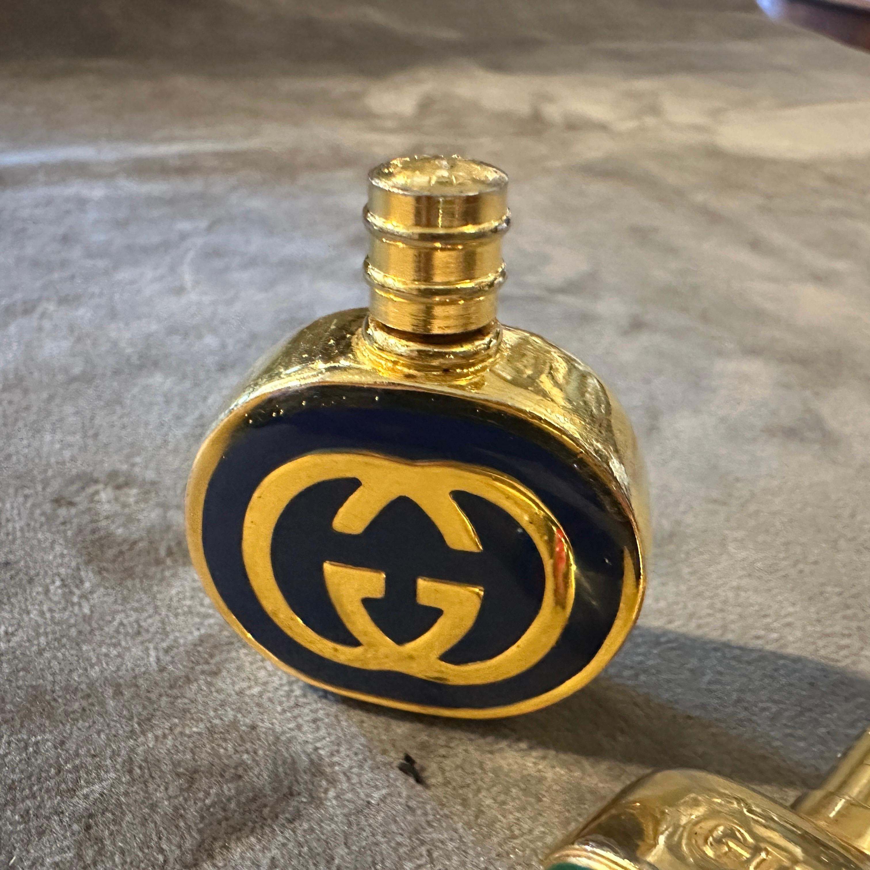 Due flaconi di profumo moderni in ottone e smalto degli anni '80 di Gucci In condizioni ottime in vendita a Aci Castello, IT