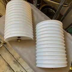 Two 1980s Modernist White Wavy Murano Glass Rectangular Wall Sconces by Leucos