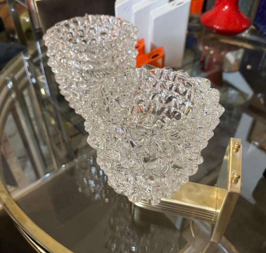 Zwei moderne Wandleuchter aus Messing und Rostrato-Glas im Barovier-Stil aus der Mitte des Jahrhunderts, 1990 im Zustand „Gut“ im Angebot in Aci Castello, IT