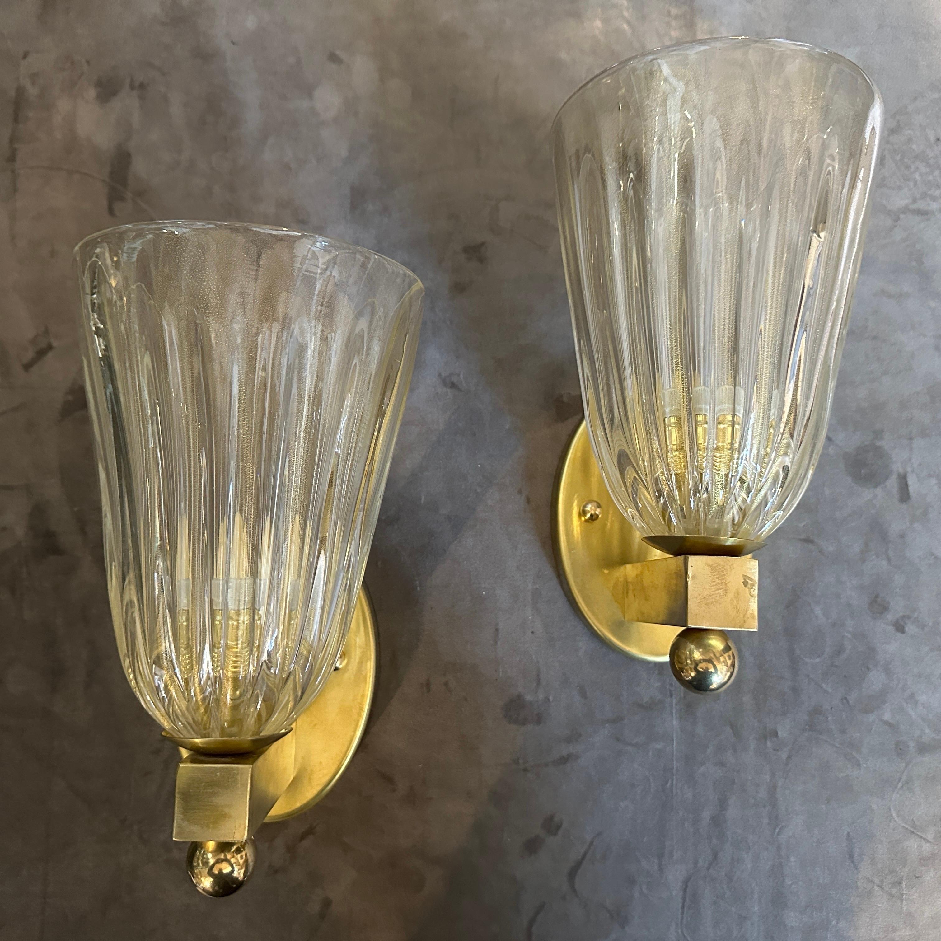 Due lampade da parete in vetro di Murano e ottone in stile Barovier anni '90 e metà del secolo scorso 2