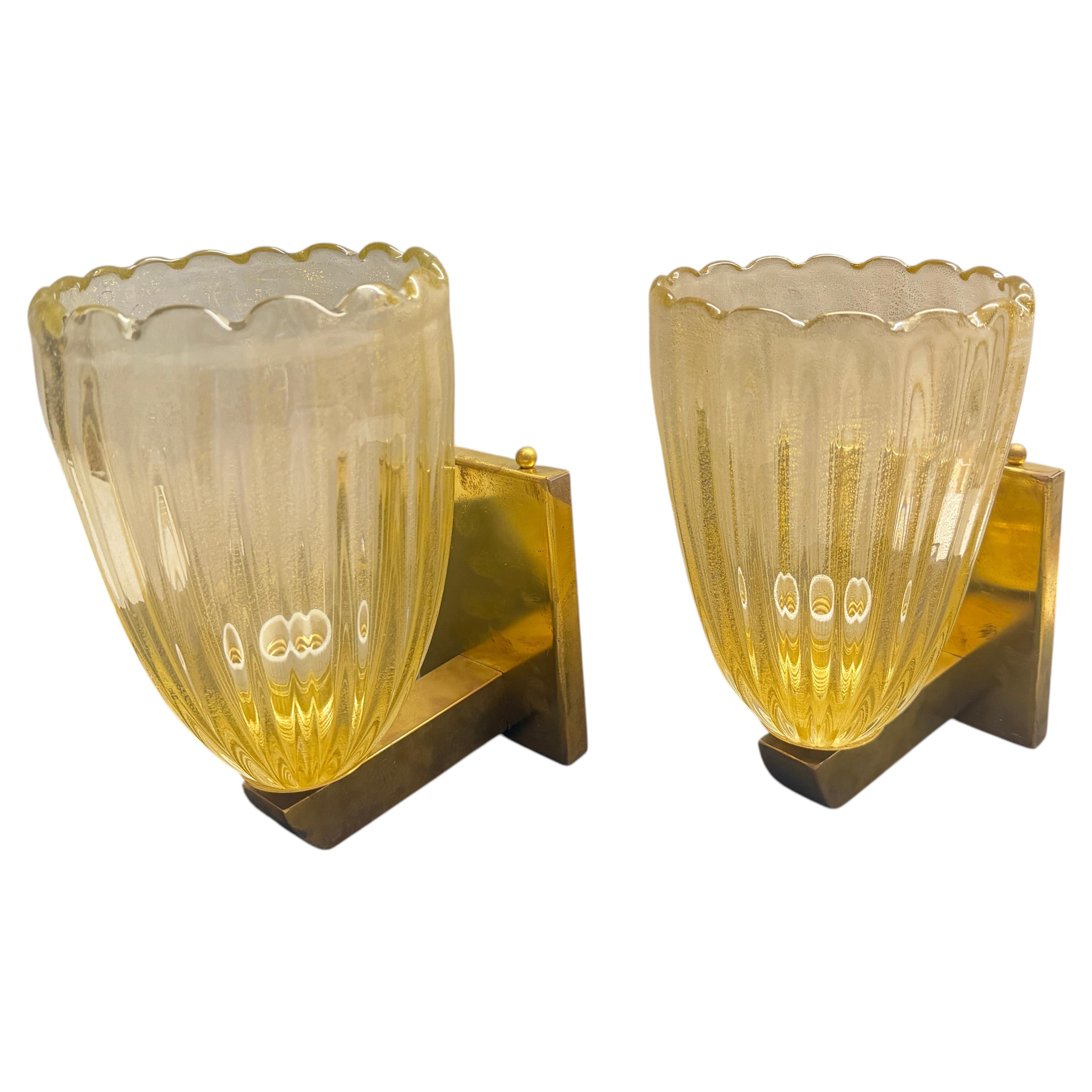 Two 1990s Barovier Style Mid-Century Modern Murano Glass and Brass Wall Sconces For Sale