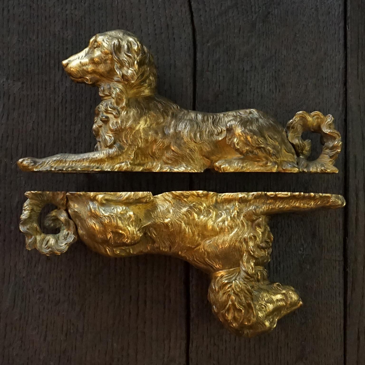 Two 19th Century English Cast Brass Hunting Dog Fenders Golden Retriever Statues In Good Condition In Haarlem, NL