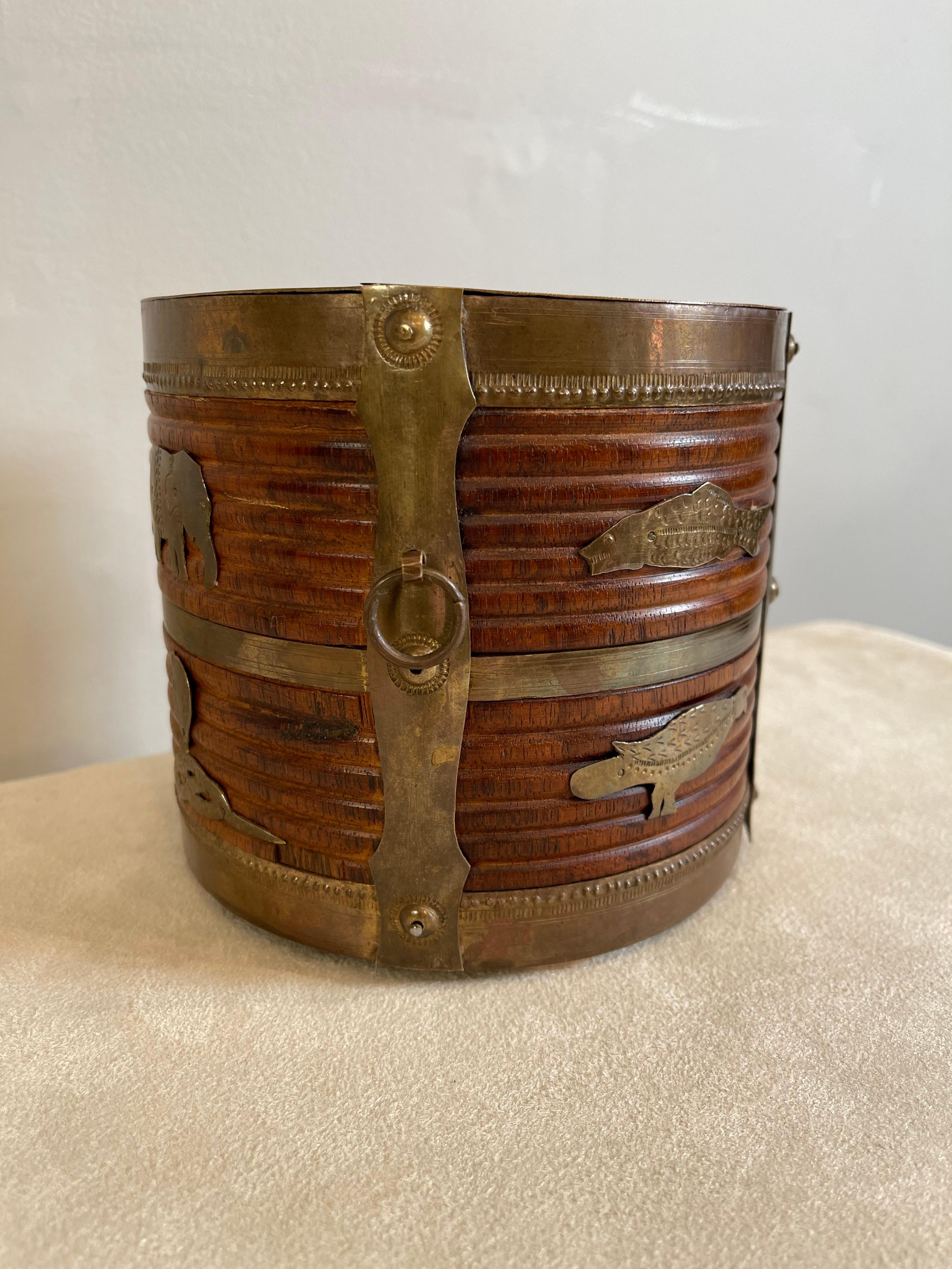 Two 19th Century Anglo Indian Brass Bound Turned Wood Peat Buckets For Sale 7