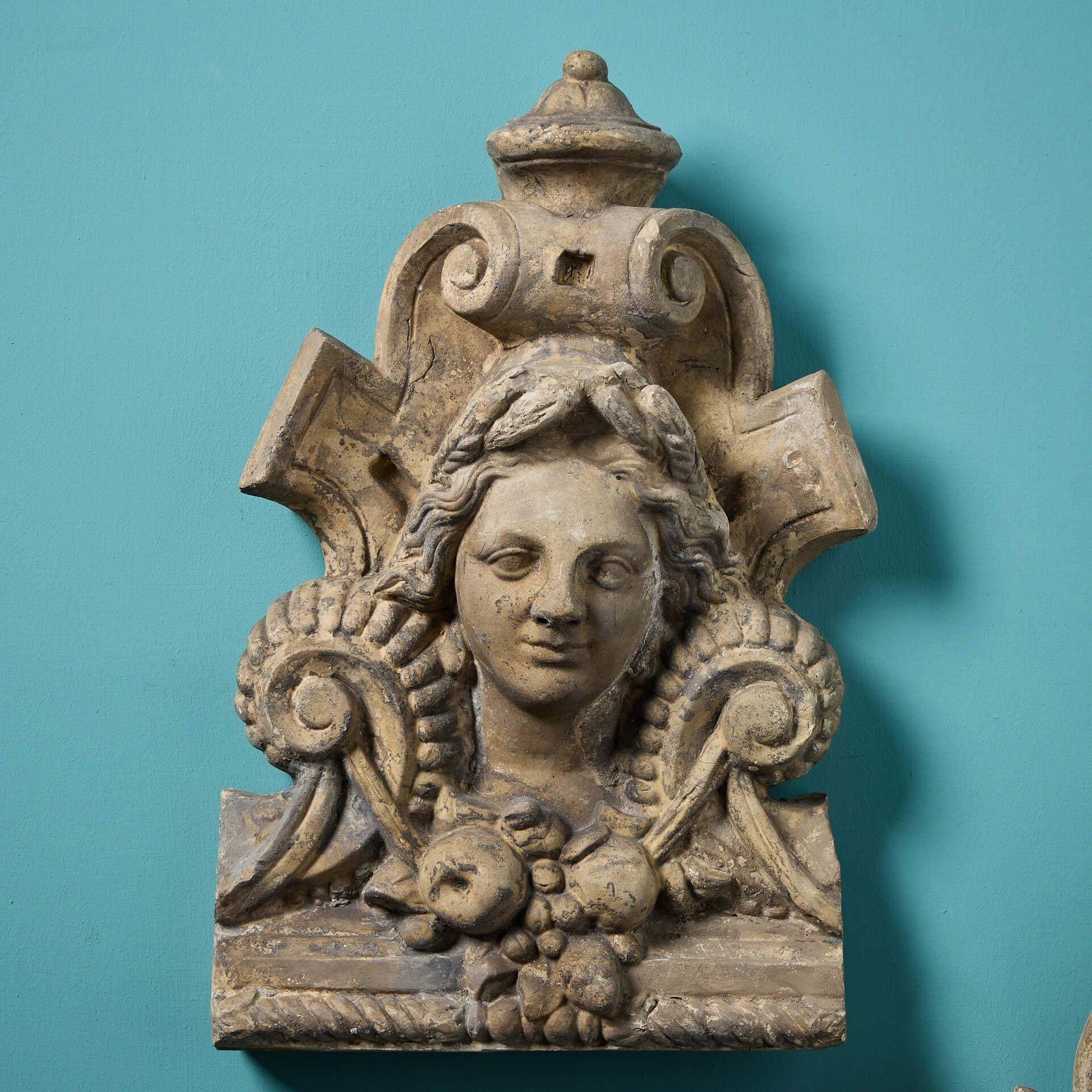 Zwei Wandbehänge aus Buff Terracotta aus dem 19. (Niederländisch) im Angebot