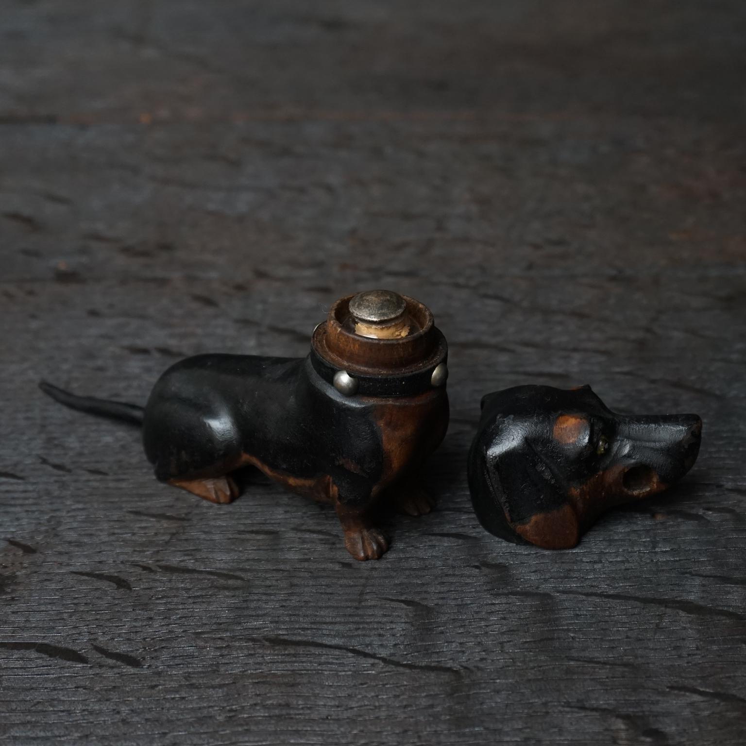 Two 19th Century English Walnut Carved Victorian Dachshund Wiener Dog Inkwells For Sale 6