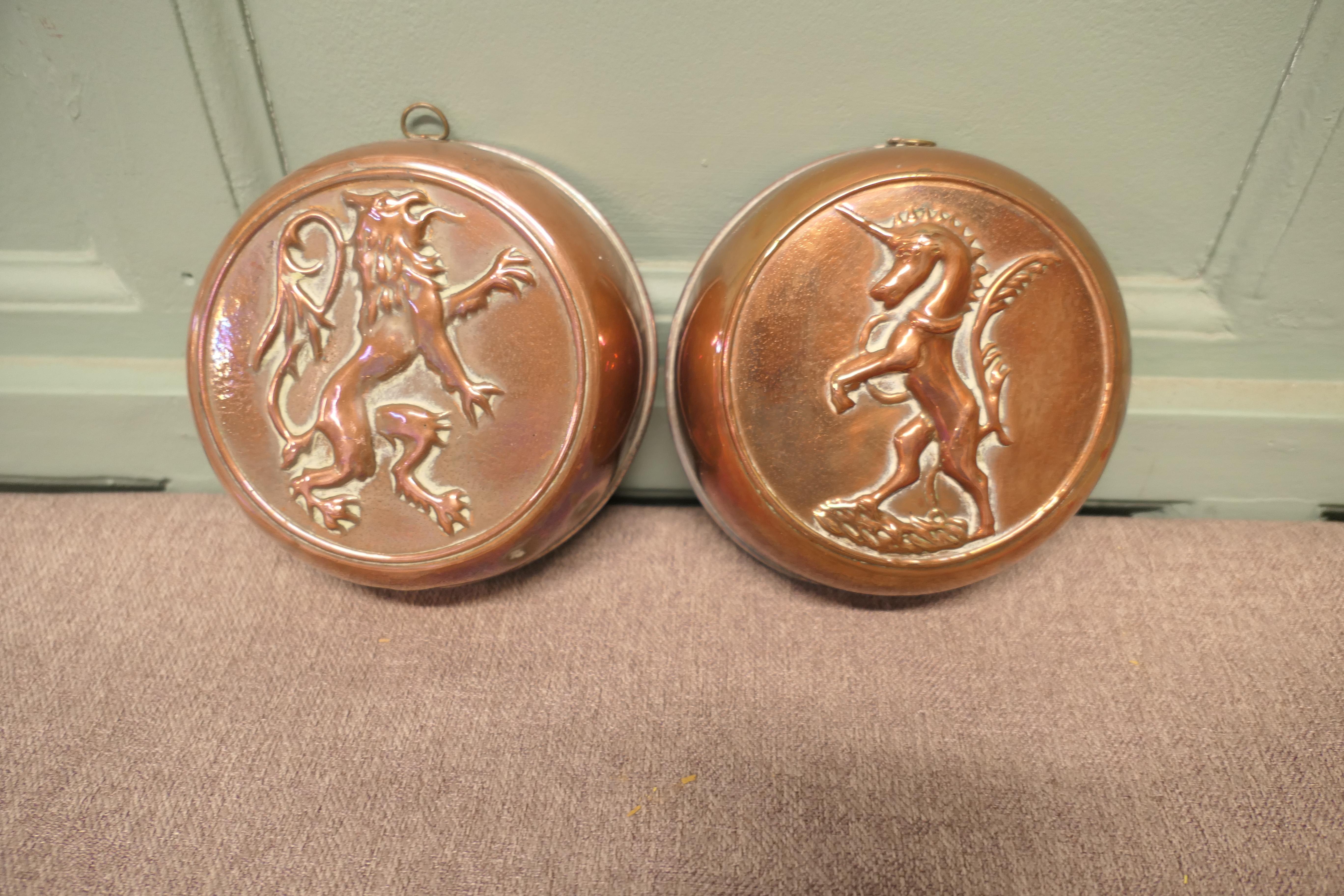 Cuivre Deux moules à gelée du 19e siècle, le Lion et la Licorne en vente