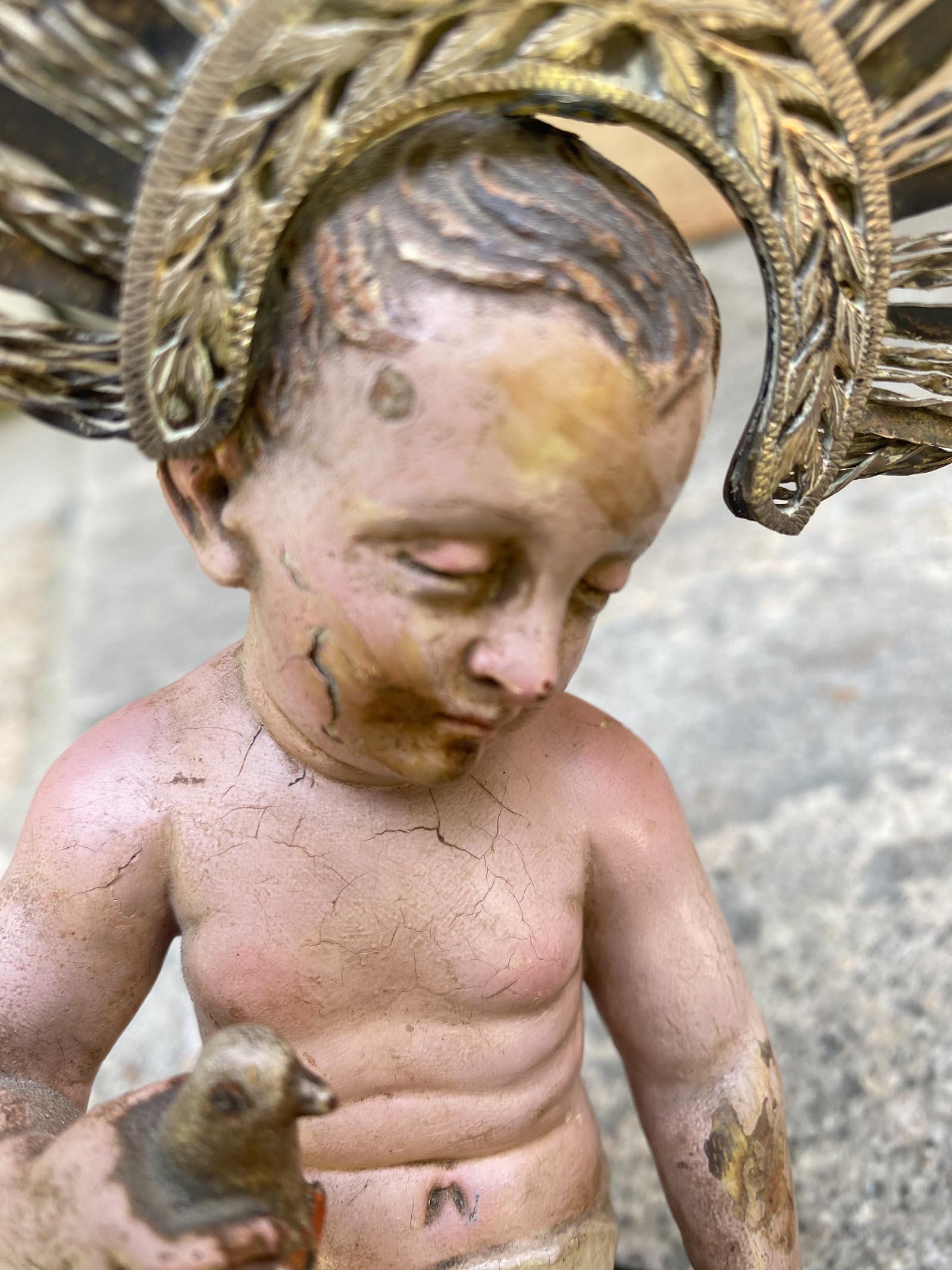Guatemalan Two 19th Century Polychrome Ninos - Sleeping Holding A Bird For Sale