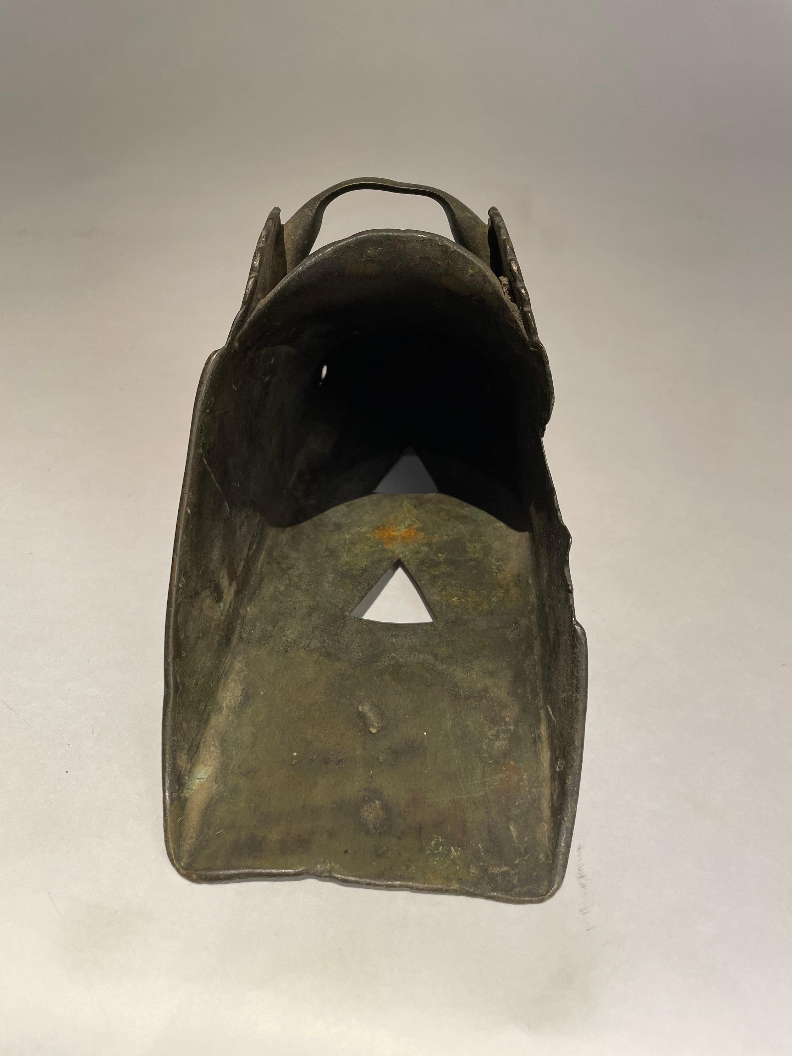 Two 19th Century Spanish Colonial Brass Slipper Stirrups In Good Condition For Sale In Stamford, CT